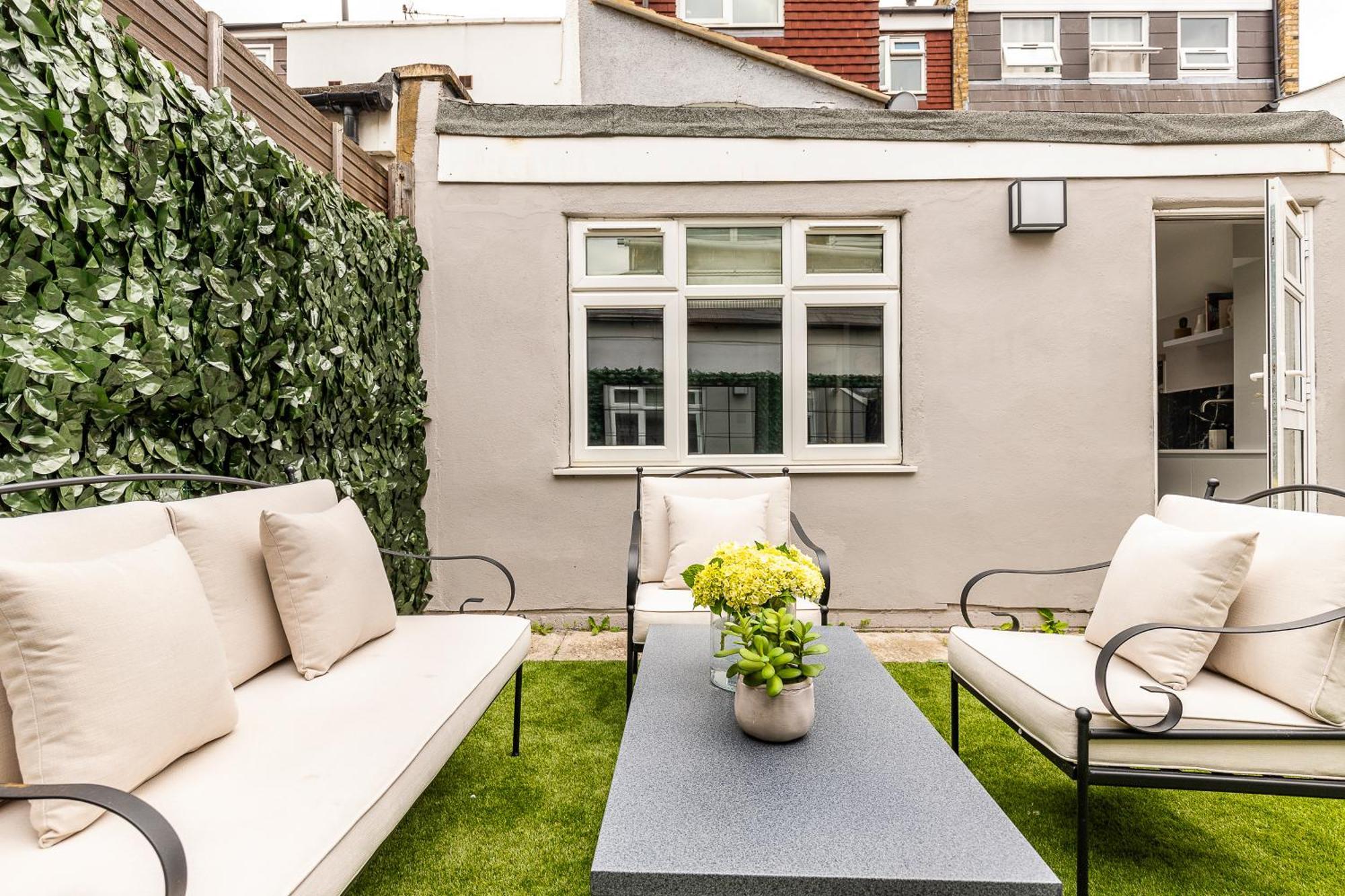 Lägenhet Luxurious 3 Bed Flat With Patio And Garden