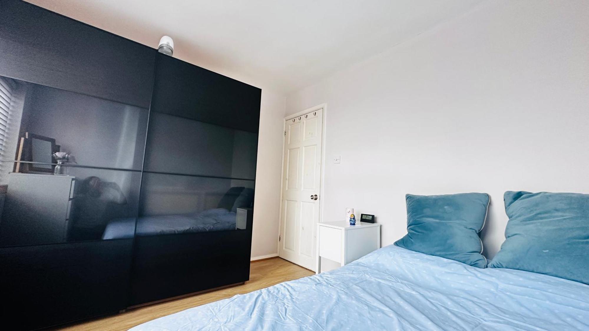 Leilighet Cosy Spacious 2 Bedrooms With Dedicated Off Street Parking *