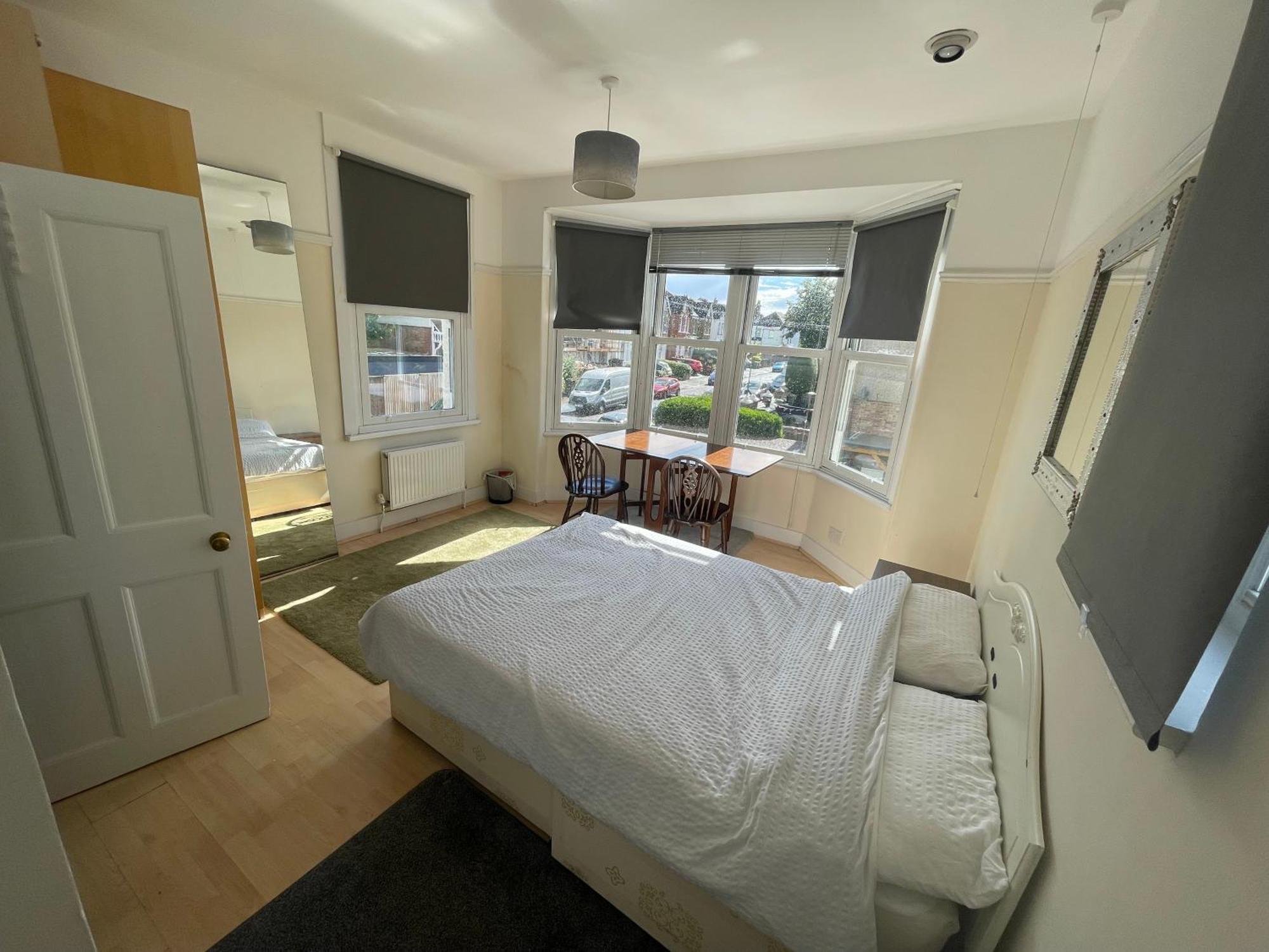 With Private Bathroom And Shared Kitchen Rum i privatbostad London