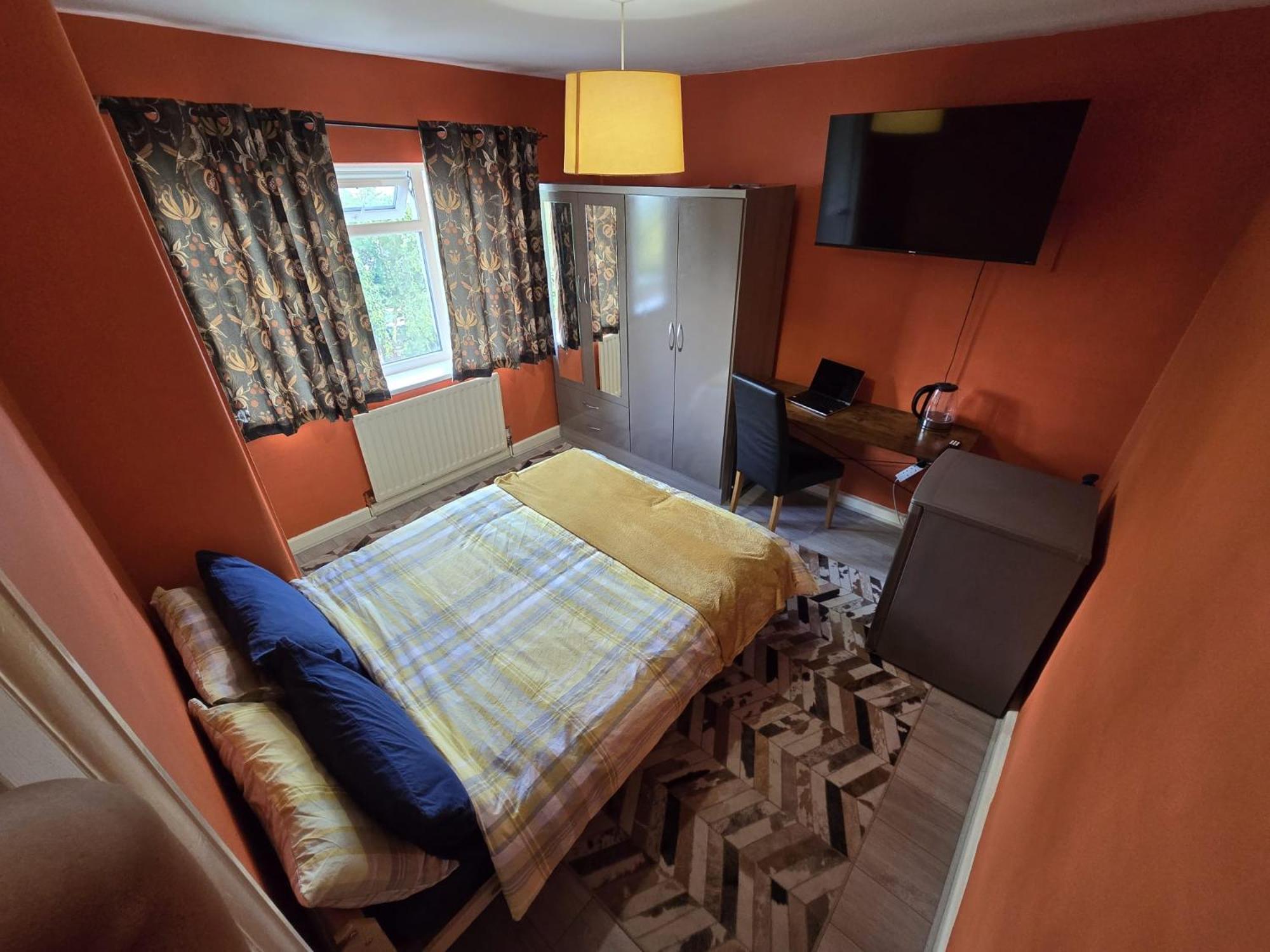 L'auberge Close Syon Lane Station And Heathrow 4*
