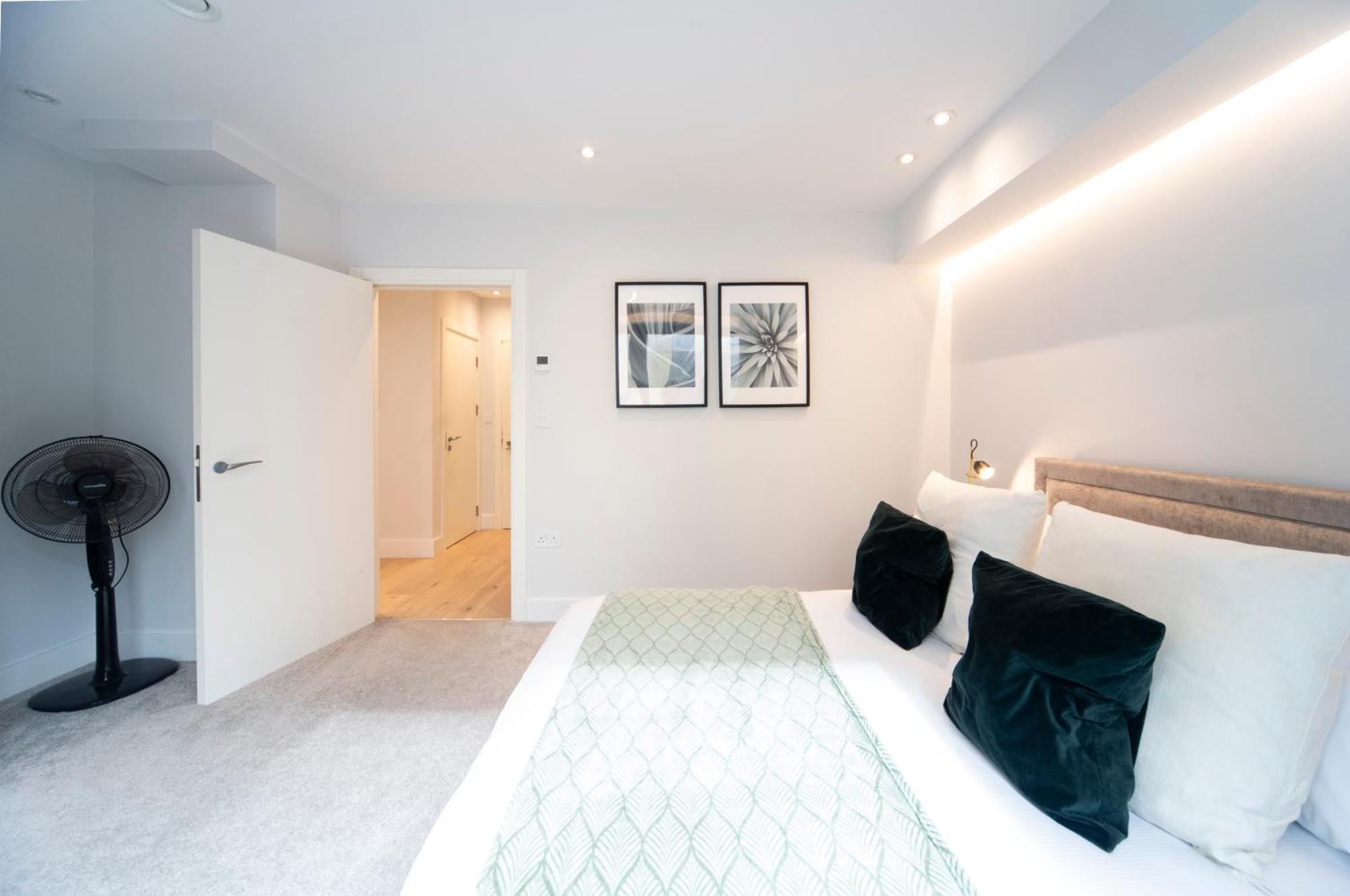 Lovely 1br - Zone 1 - Station Nearby Lägenhet London