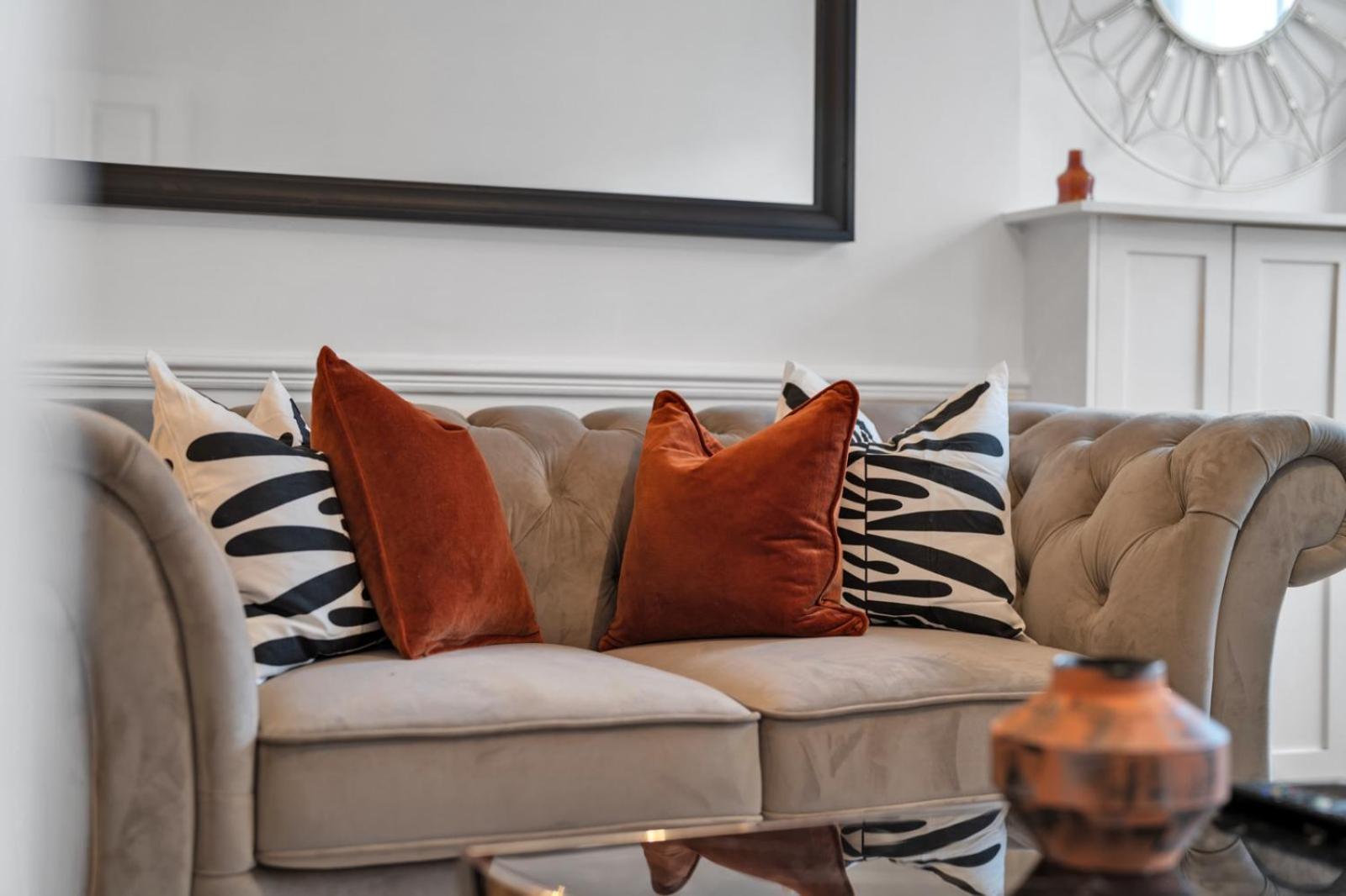 Mayfair Residences Apartment *