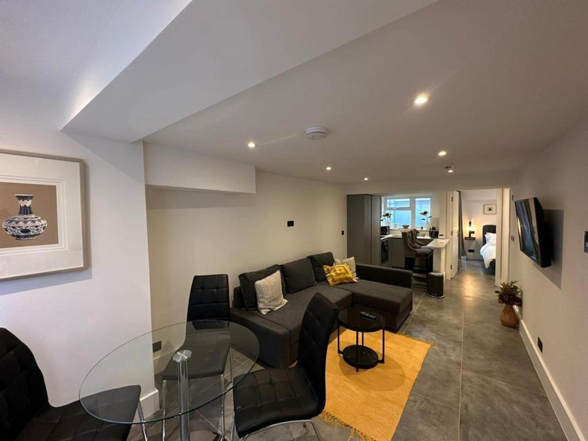 Stylish Two Bedroom House In Kilburn Hébergement de vacances