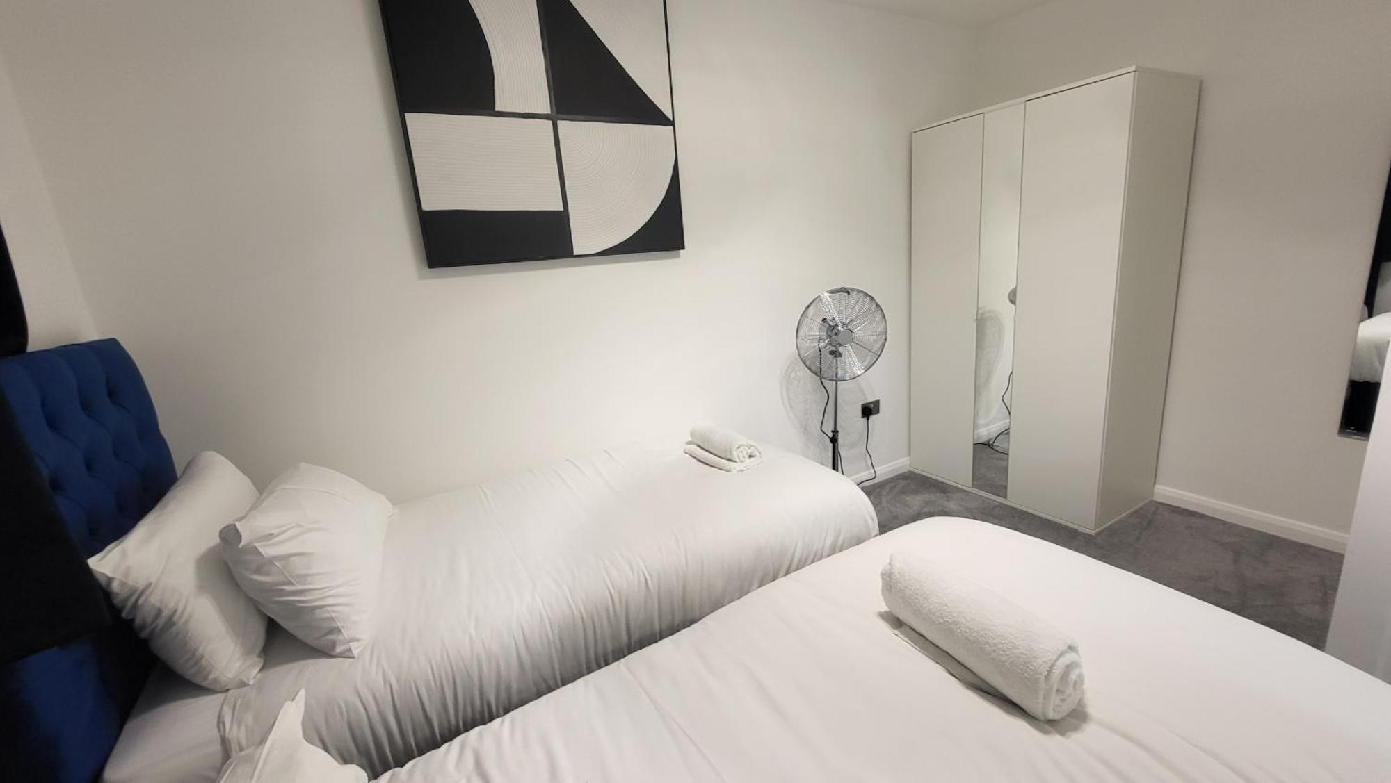 Garland Spacious 4 Bedroom House With Garden And Parking Londres