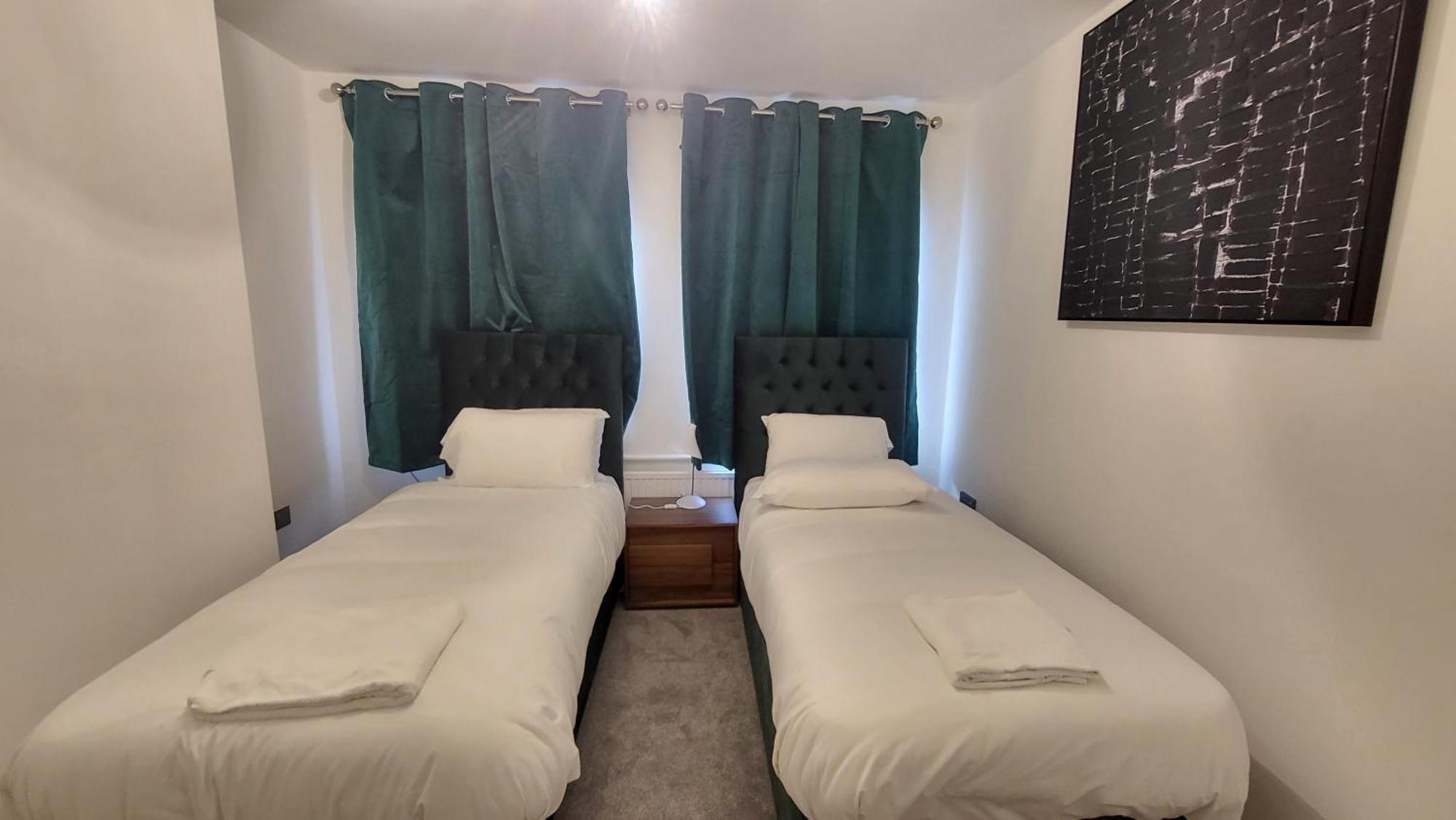 Garland Spacious 4 Bedroom House With Garden And Parking Appartement *