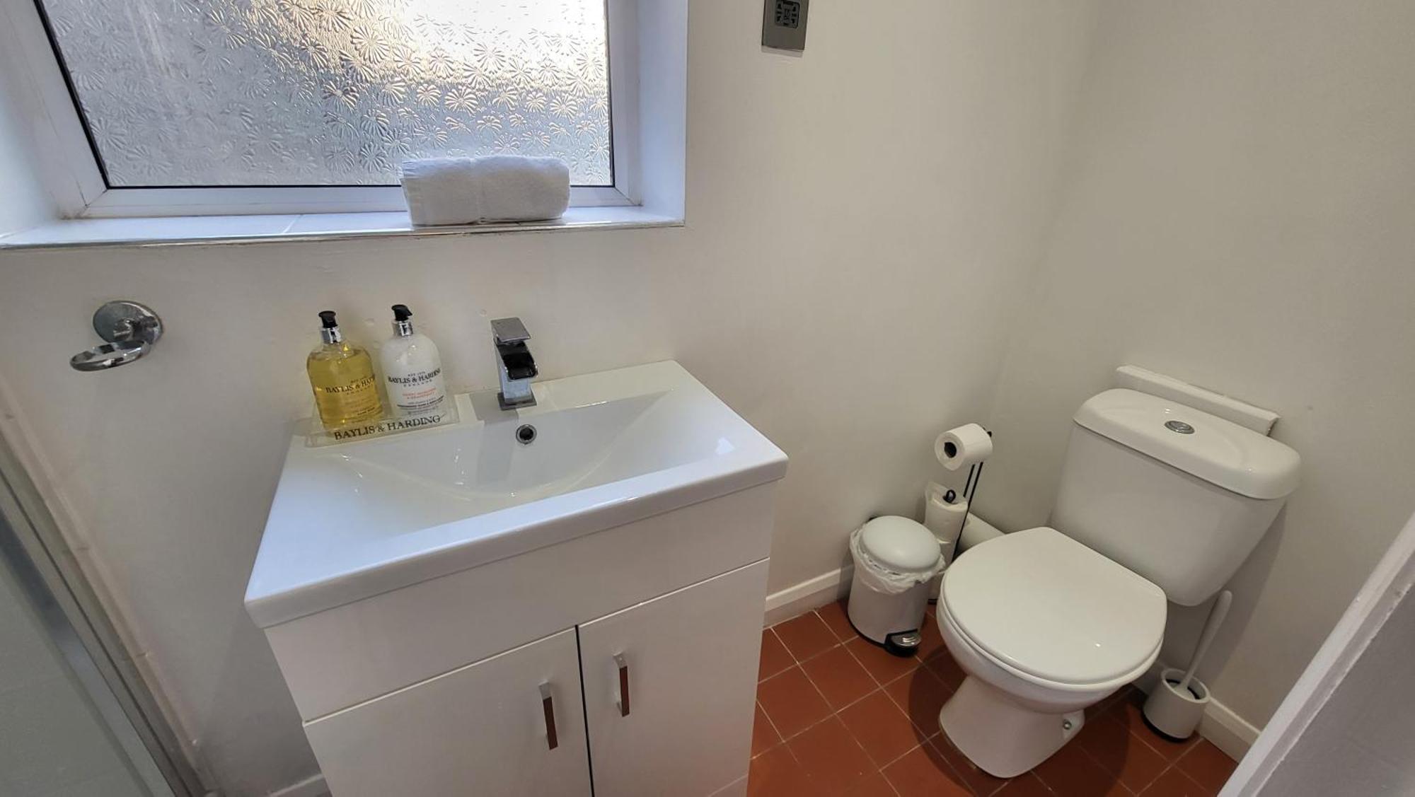 Appartement Garland Spacious 4 Bedroom House With Garden And Parking