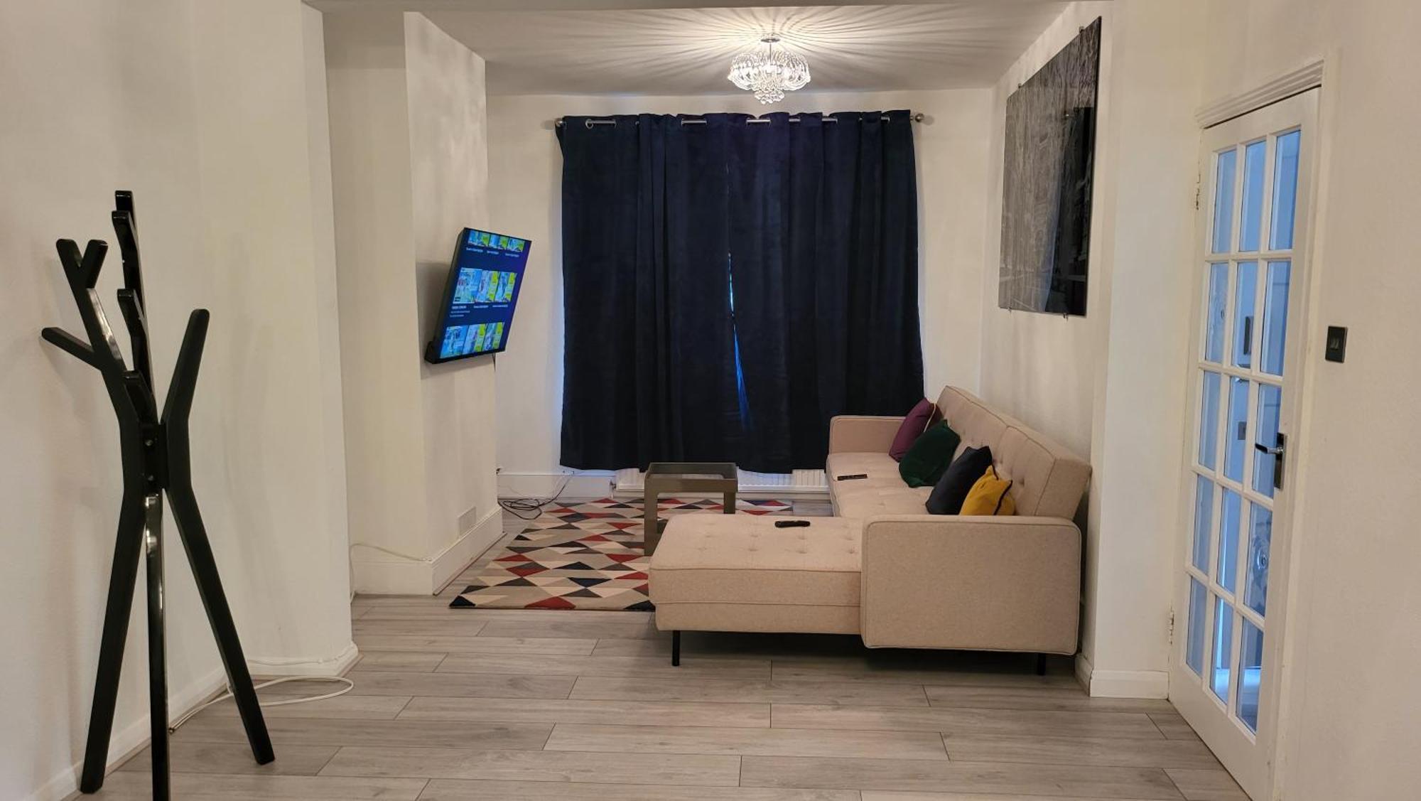 Appartement Garland Spacious 4 Bedroom House With Garden And Parking *