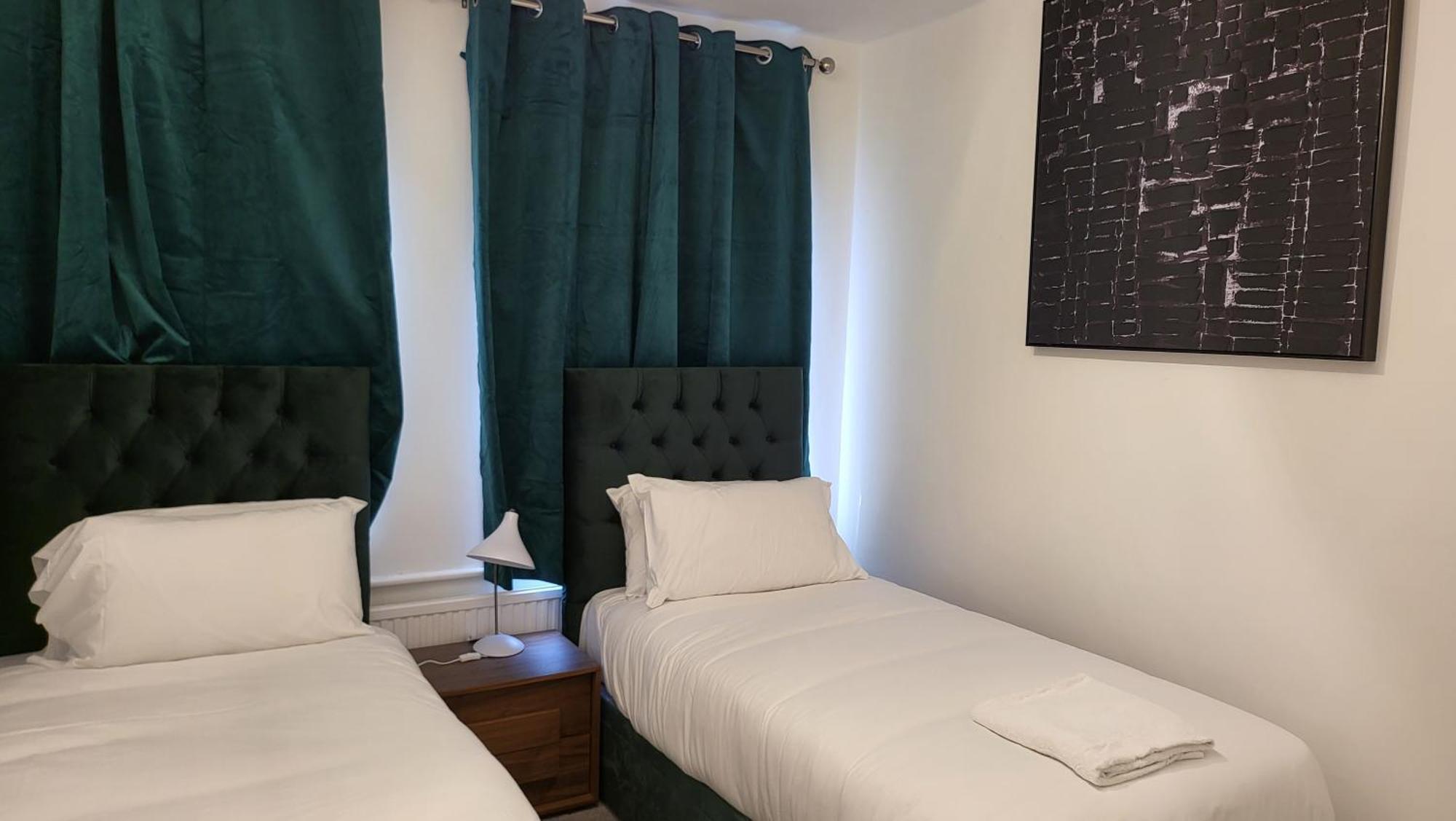 Garland Spacious 4 Bedroom House With Garden And Parking * Londres