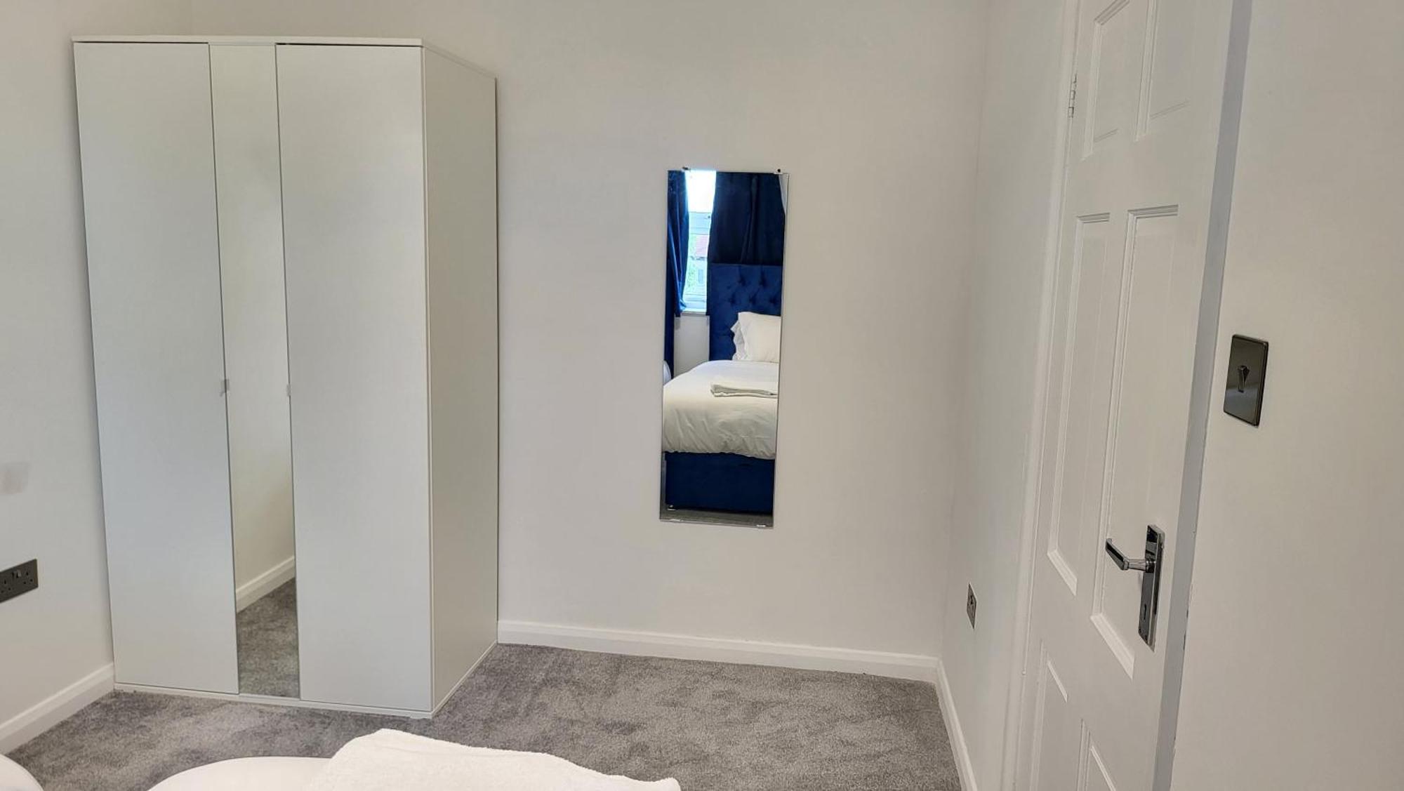 Appartement Garland Spacious 4 Bedroom House With Garden And Parking *