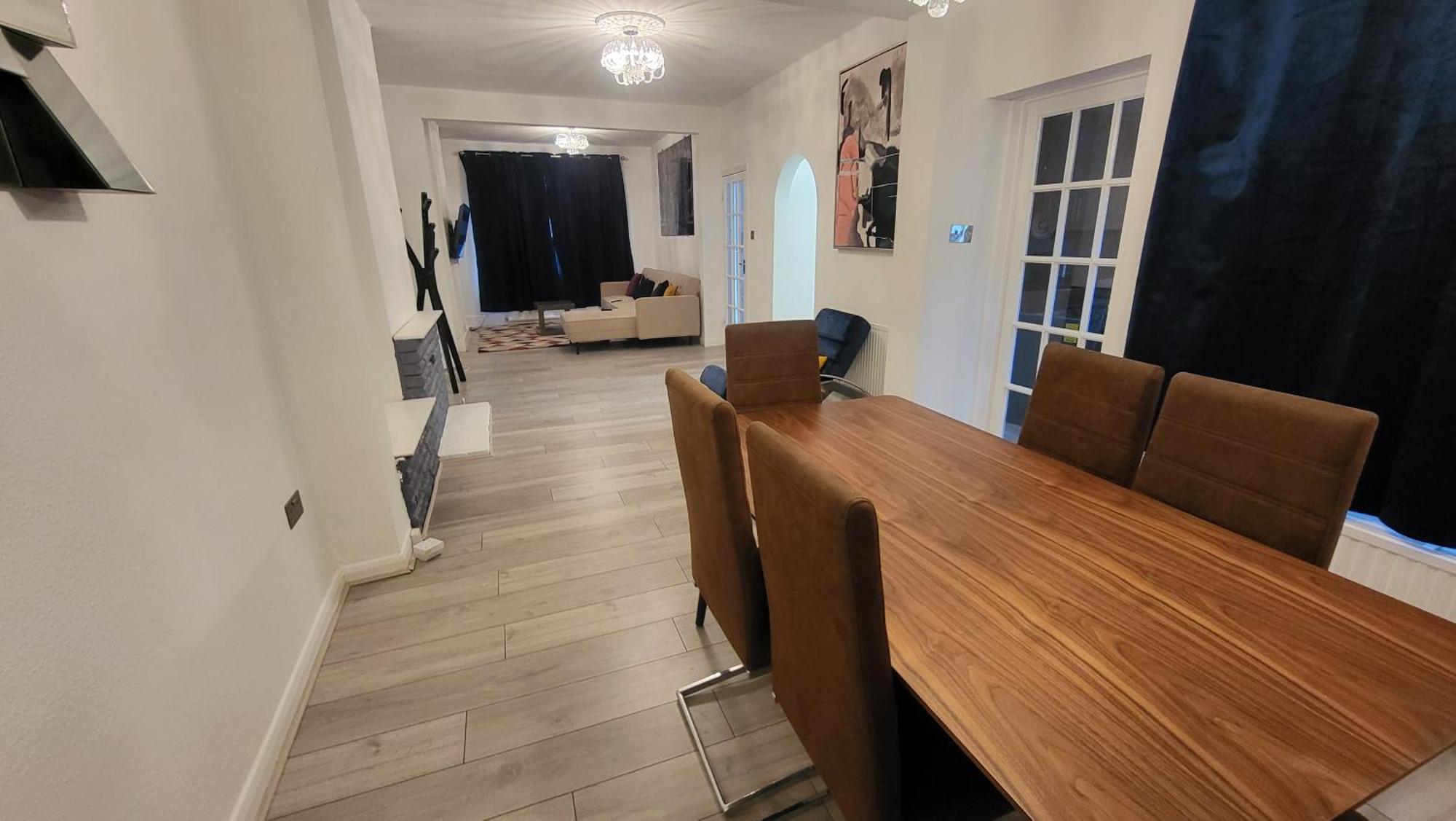 Garland Spacious 4 Bedroom House With Garden And Parking Appartement Londres