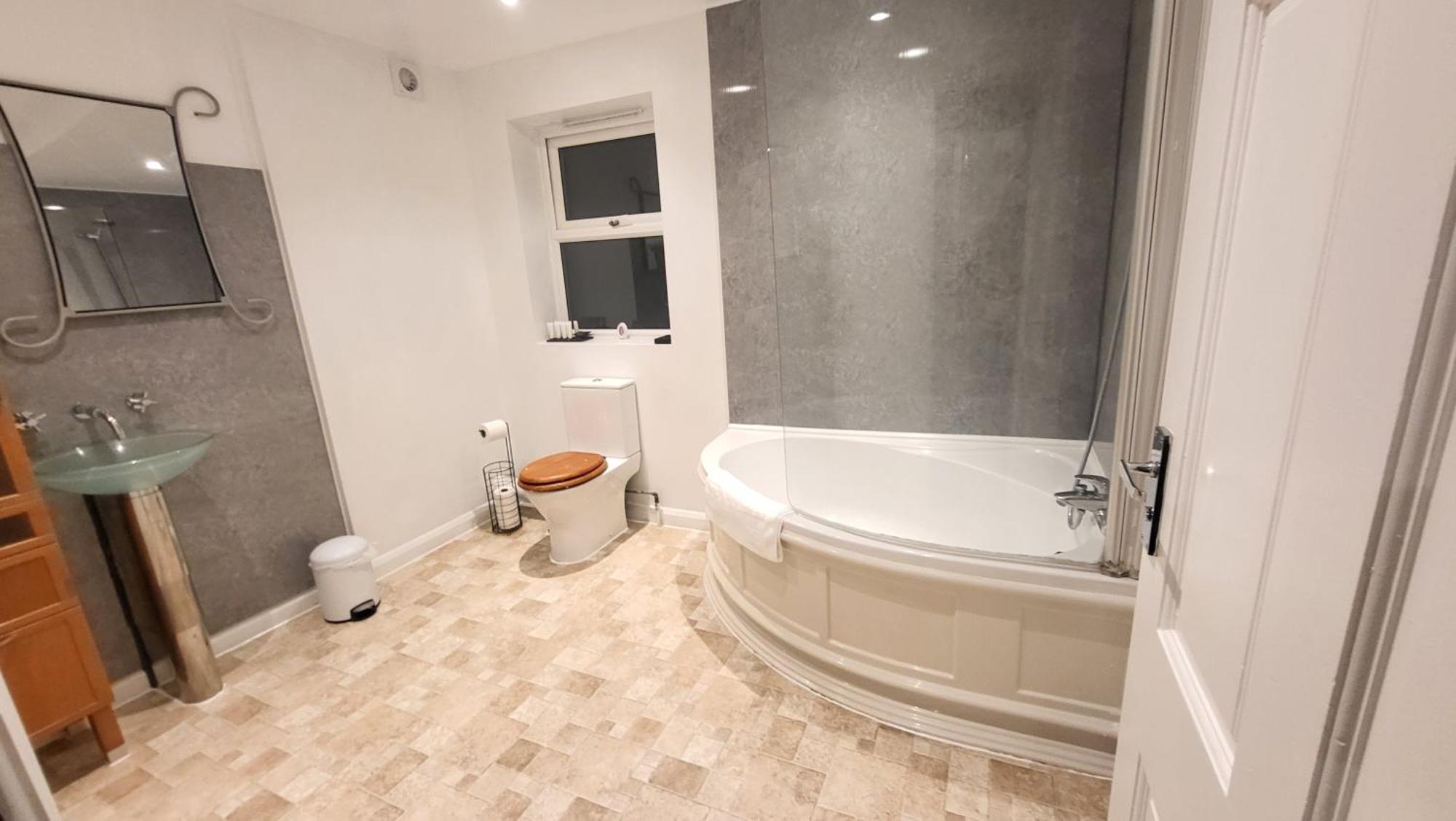 Garland Spacious 4 Bedroom House With Garden And Parking * Londres