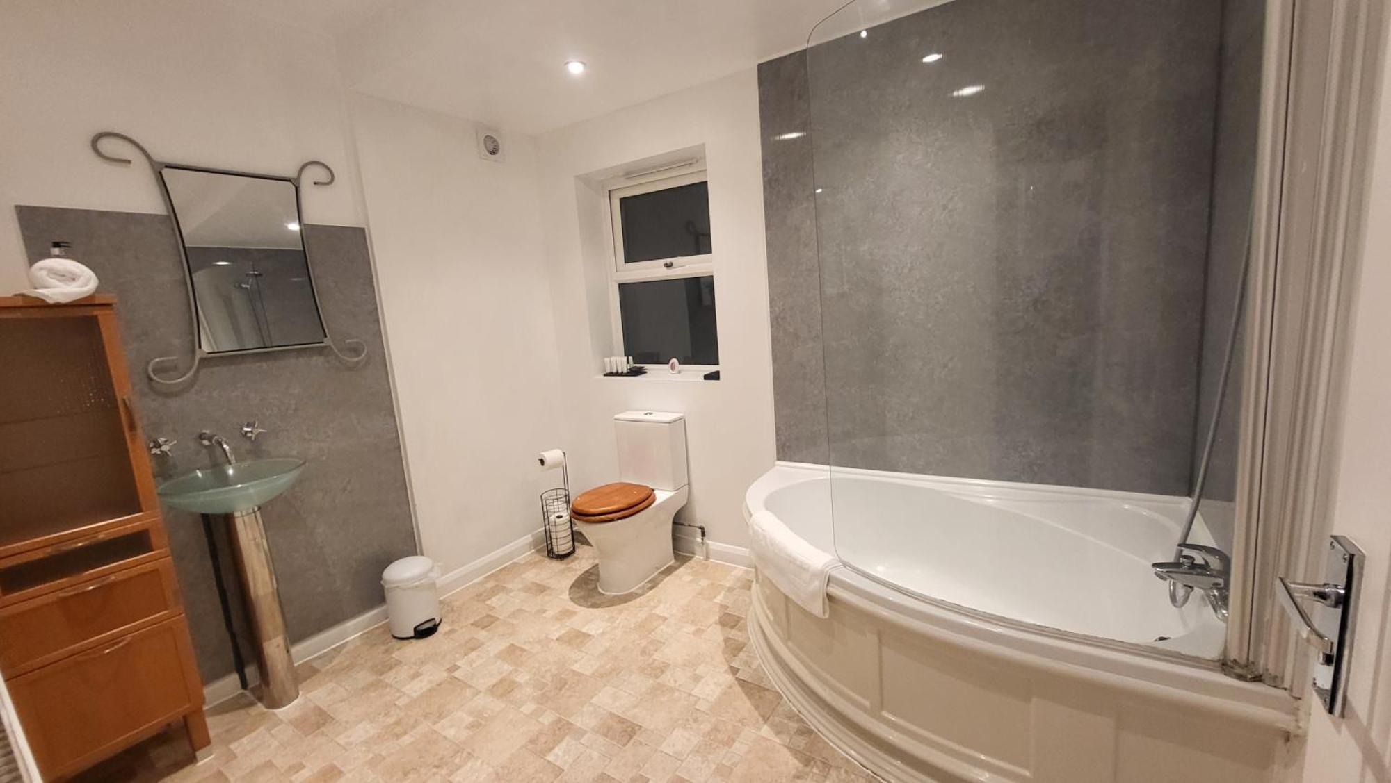Appartamento Garland Spacious 4 Bedroom House With Garden And Parking
