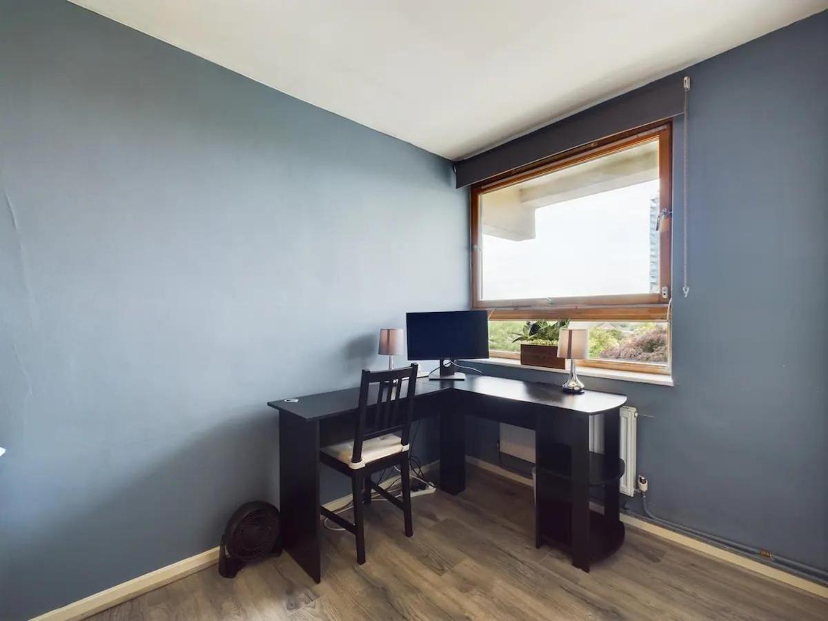 Lovely 1 Bedroom Serviced W Patio Sleeps 3 Pass The Keys Lägenhet London