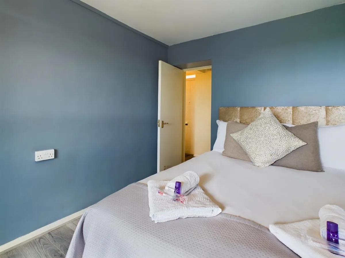 Lägenhet Lovely 1 Bedroom Serviced W Patio Sleeps 3 Pass The Keys *