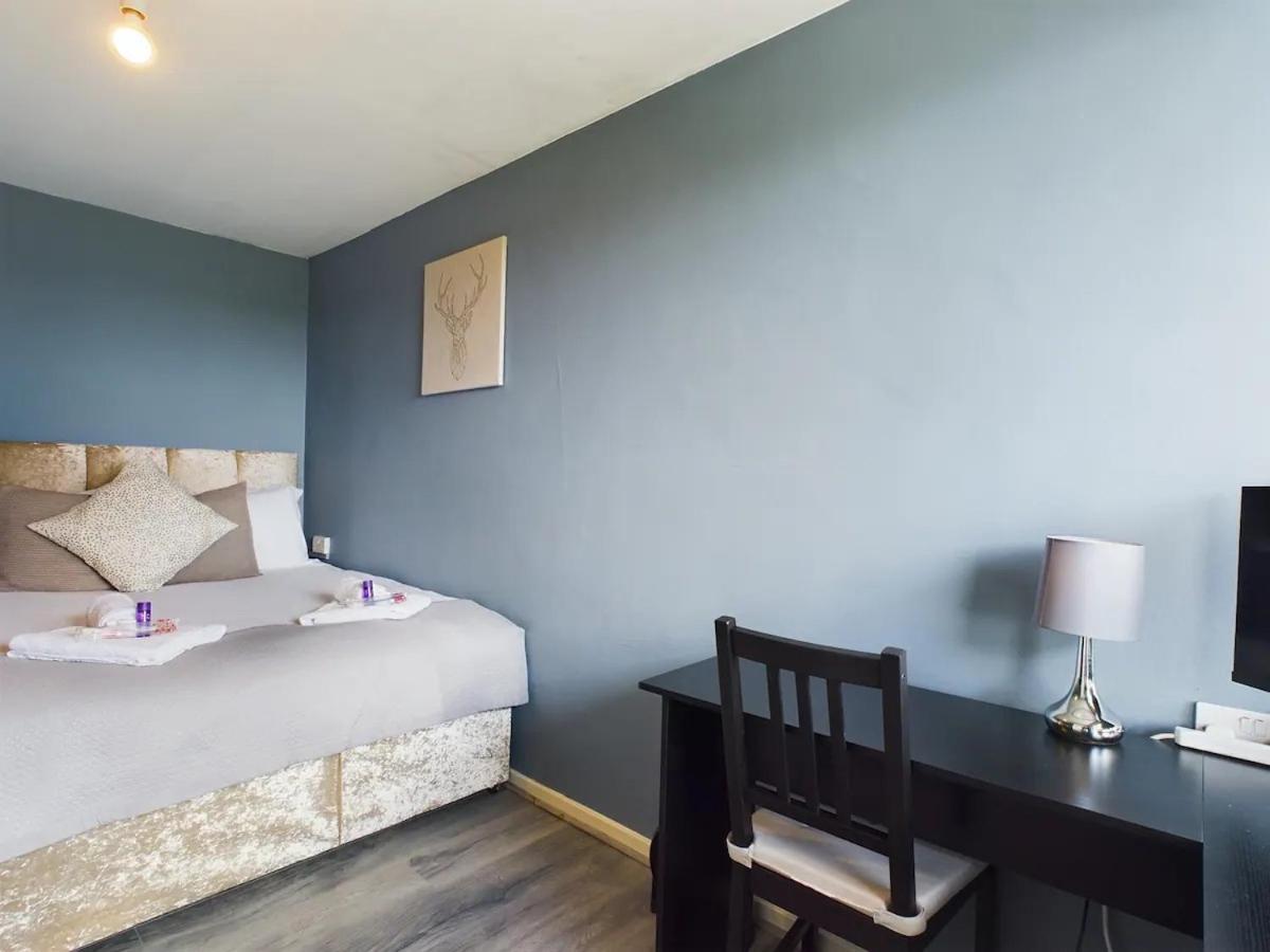 Lägenhet Lovely 1 Bedroom Serviced W Patio Sleeps 3 Pass The Keys