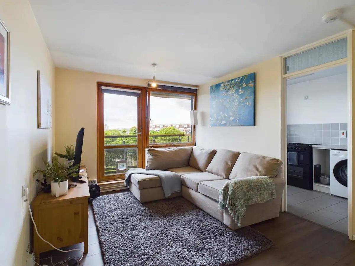 Lägenhet Lovely 1 Bedroom Serviced W Patio Sleeps 3 Pass The Keys London