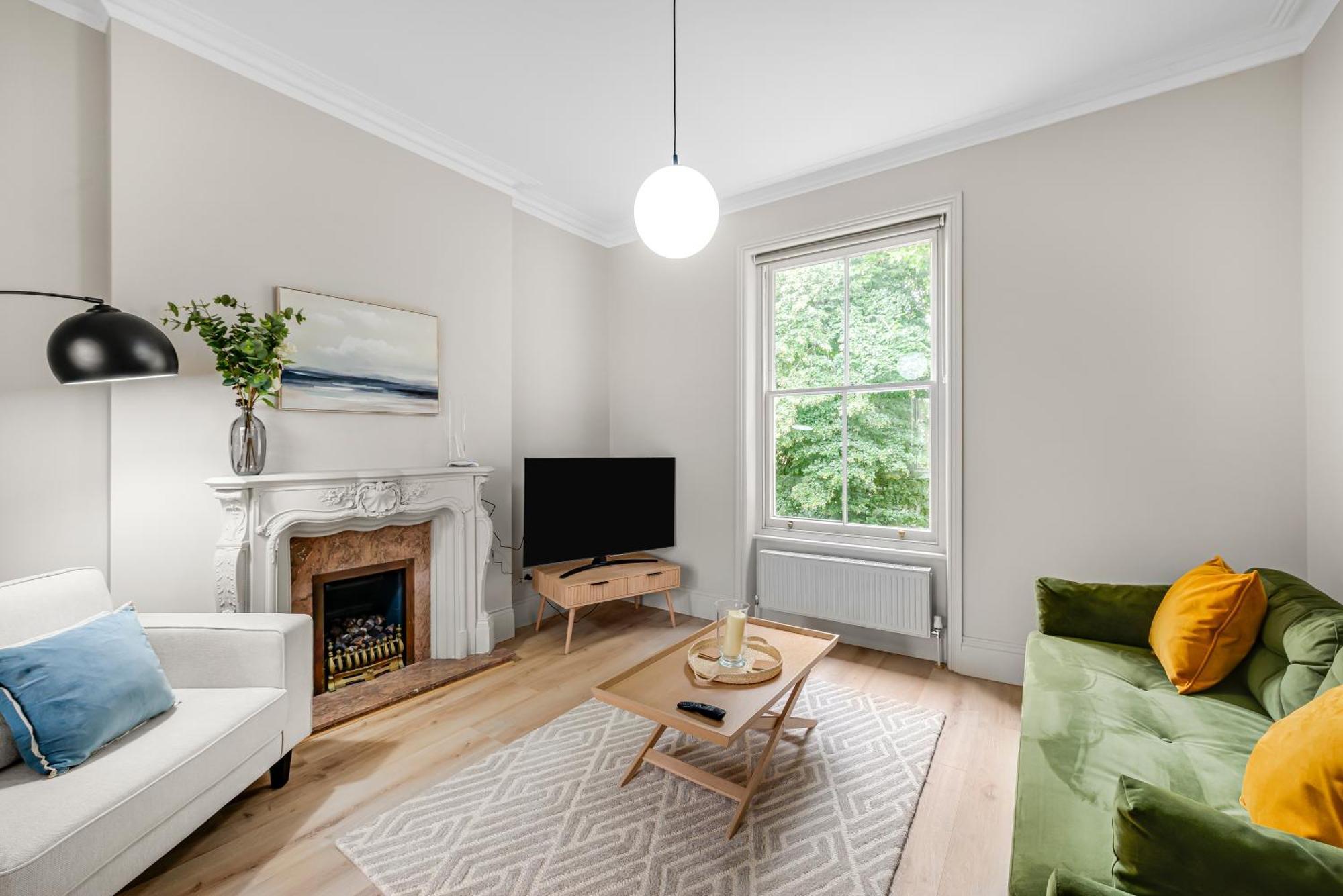 Luxury 3 Bed With Balcony In Kensington Olympia Appartement *