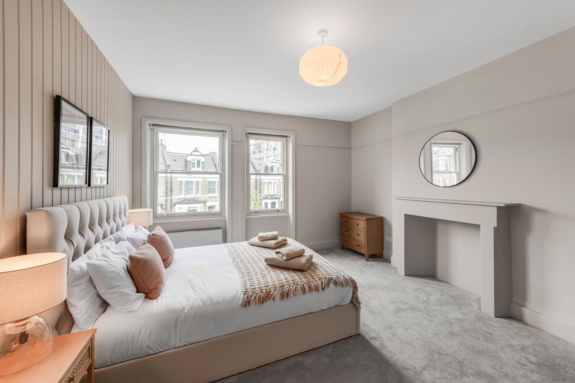 Luxury 3 Bed With Balcony In Kensington Olympia Appartement Londres