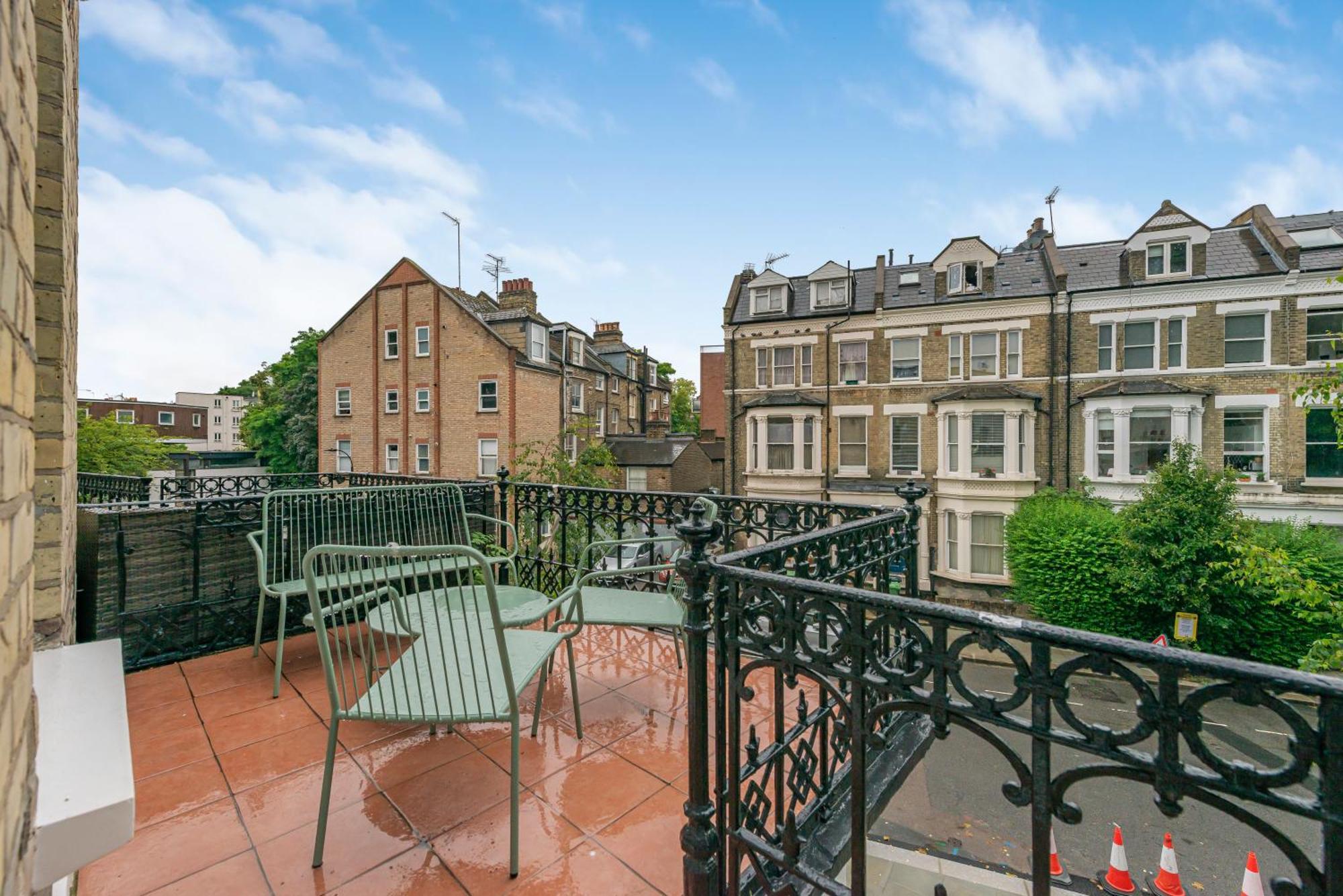 Luxury 3 Bed With Balcony In Kensington Olympia Appartement *