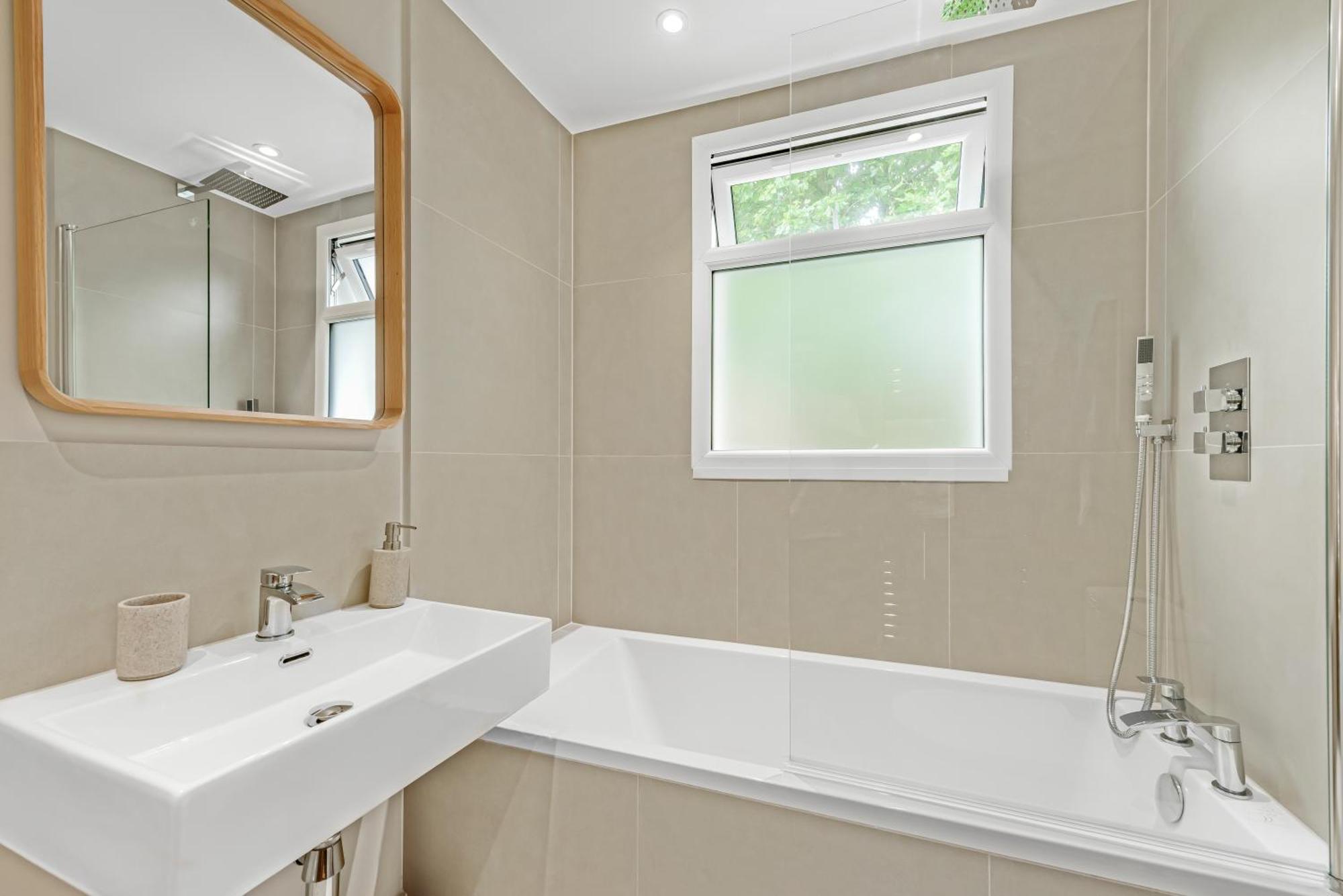 Luxury 3 Bed With Balcony In Kensington Olympia Appartement Londres