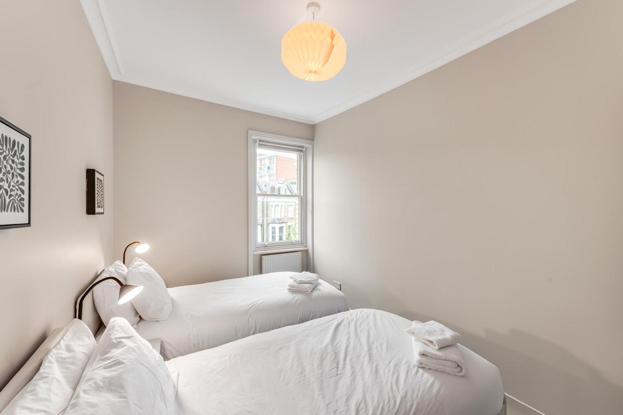 Luxury 3 Bed With Balcony In Kensington Olympia Appartement