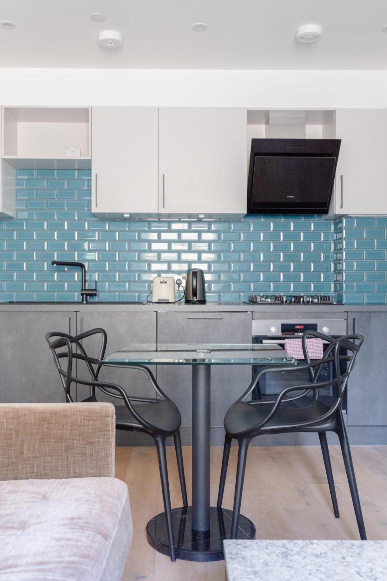 Refurbished Kensington With Balcony Near Tube Lägenhet *