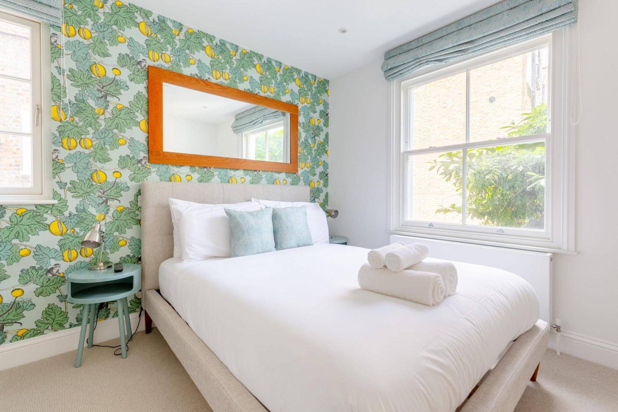 Refurbished Kensington With Balcony Near Tube Lägenhet