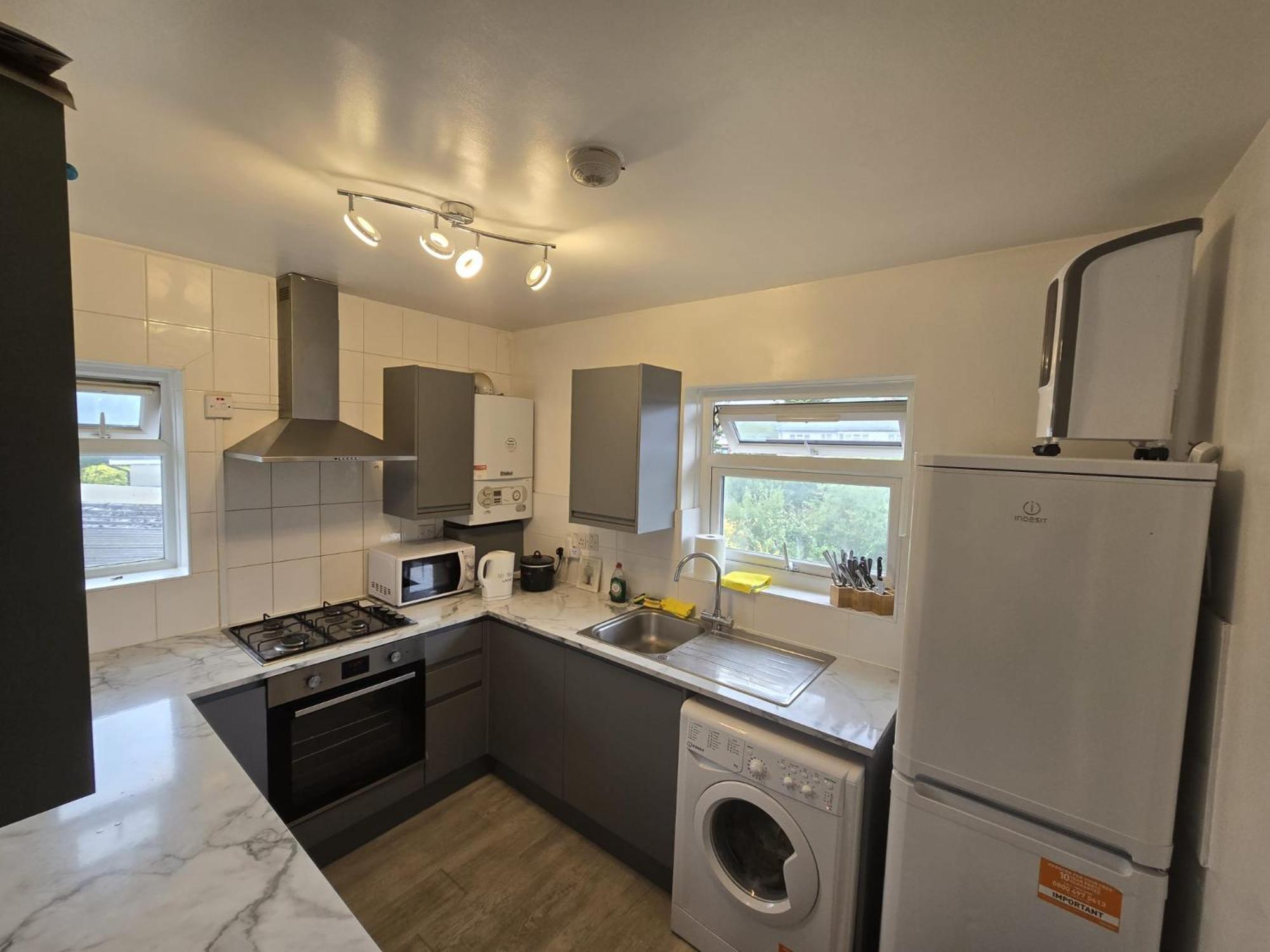 L'auberge Close Syon Lane Station And Heathrow 4*