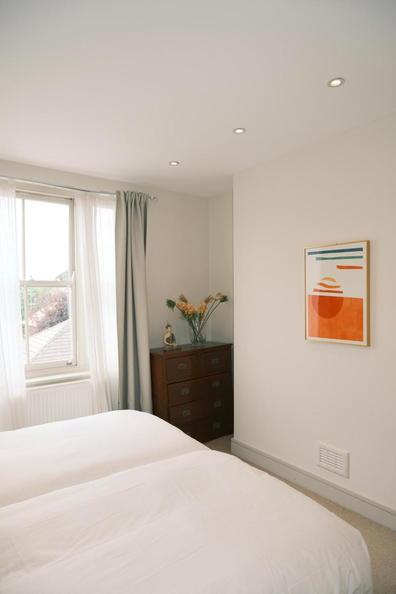 Spacious Duplex Flat West For Families & Groups London