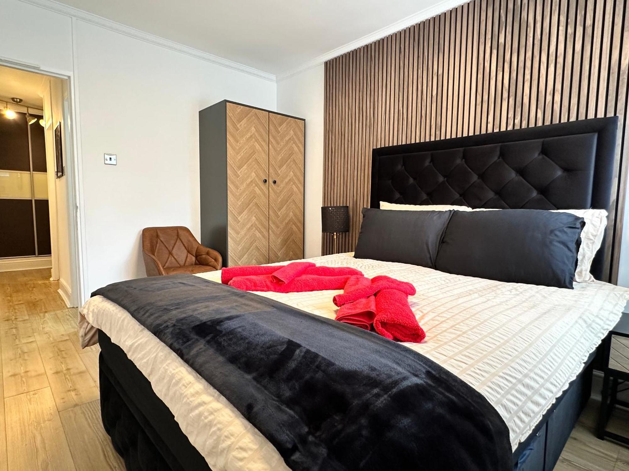 Newly Refurbished ,chic, Attractive 3 Bedroom Flat Lejlighed London