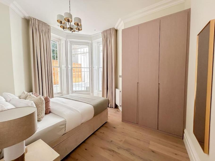Stylish 2 Bed Flat On The Iconic Gloucester Road Lägenhet London