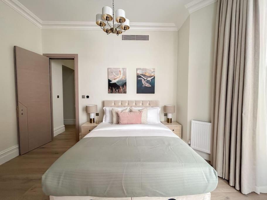 Stylish 2 Bed Flat On The Iconic Gloucester Road Lägenhet