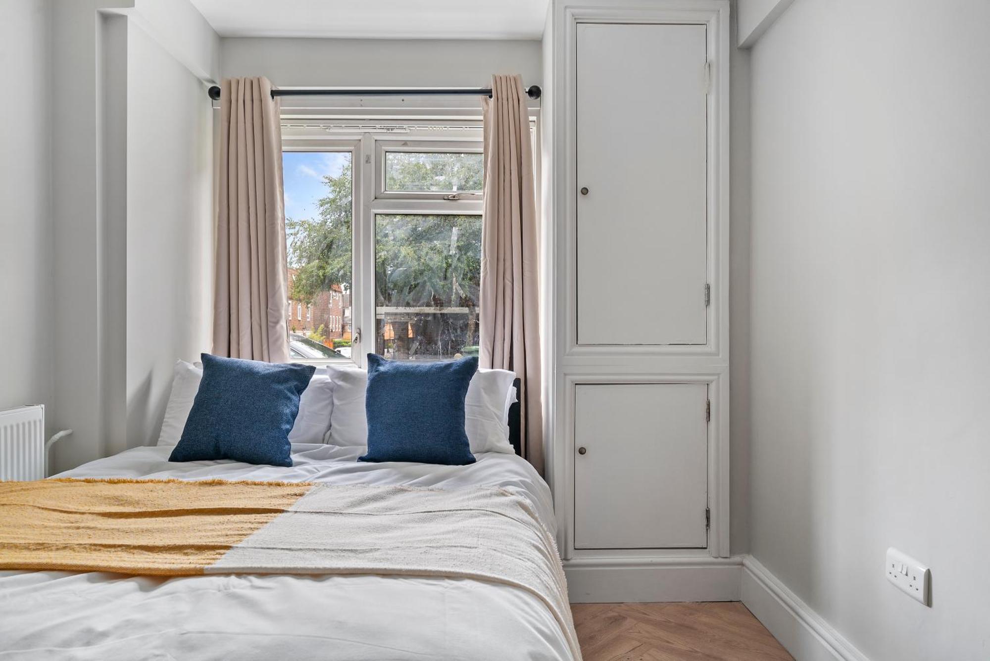 Stylish 3-bedroom Greenwich 2 Bath Pad & Free Parking Lägenhet *