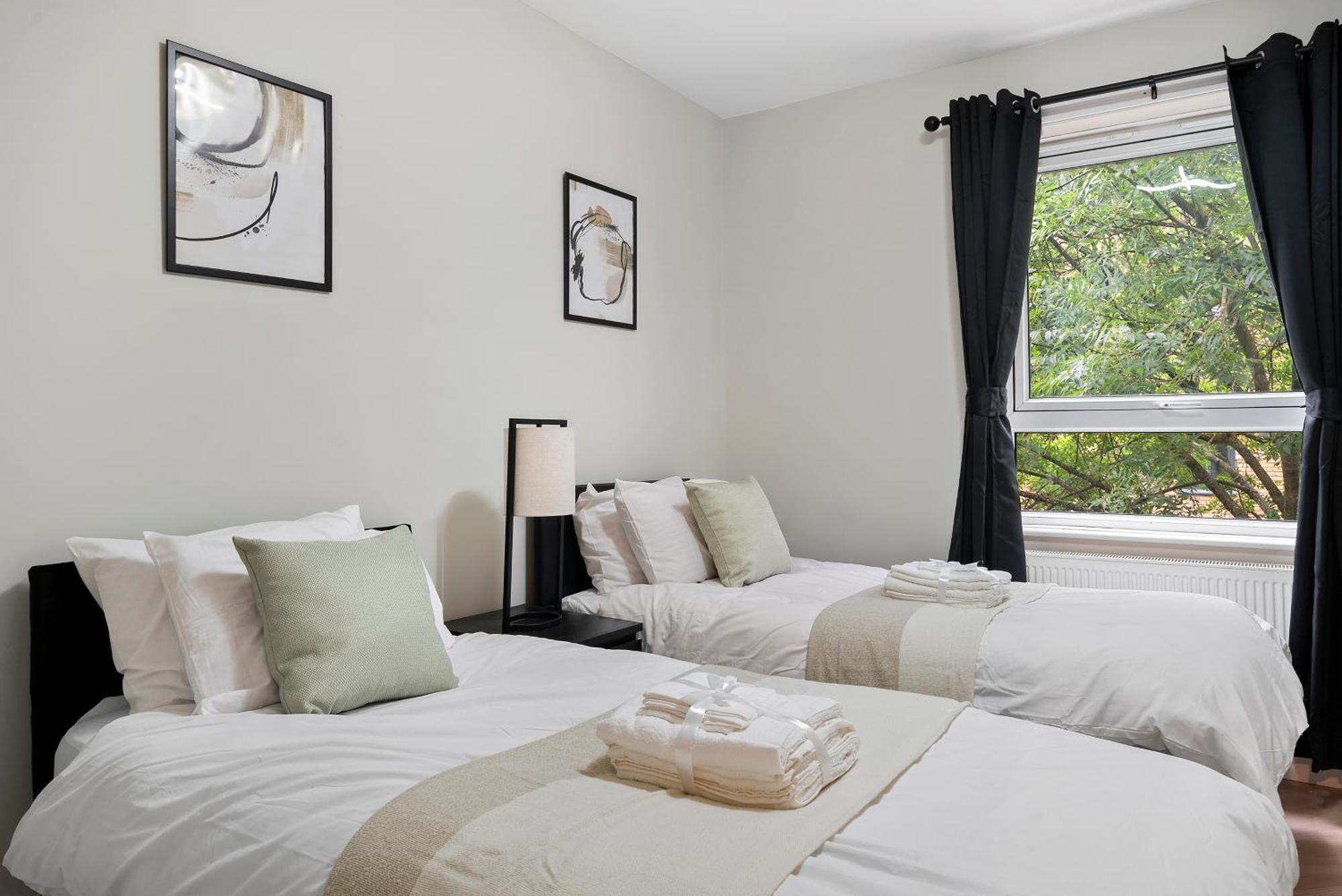 Stylish 3-bedroom Greenwich 2 Bath Pad & Free Parking Lägenhet London