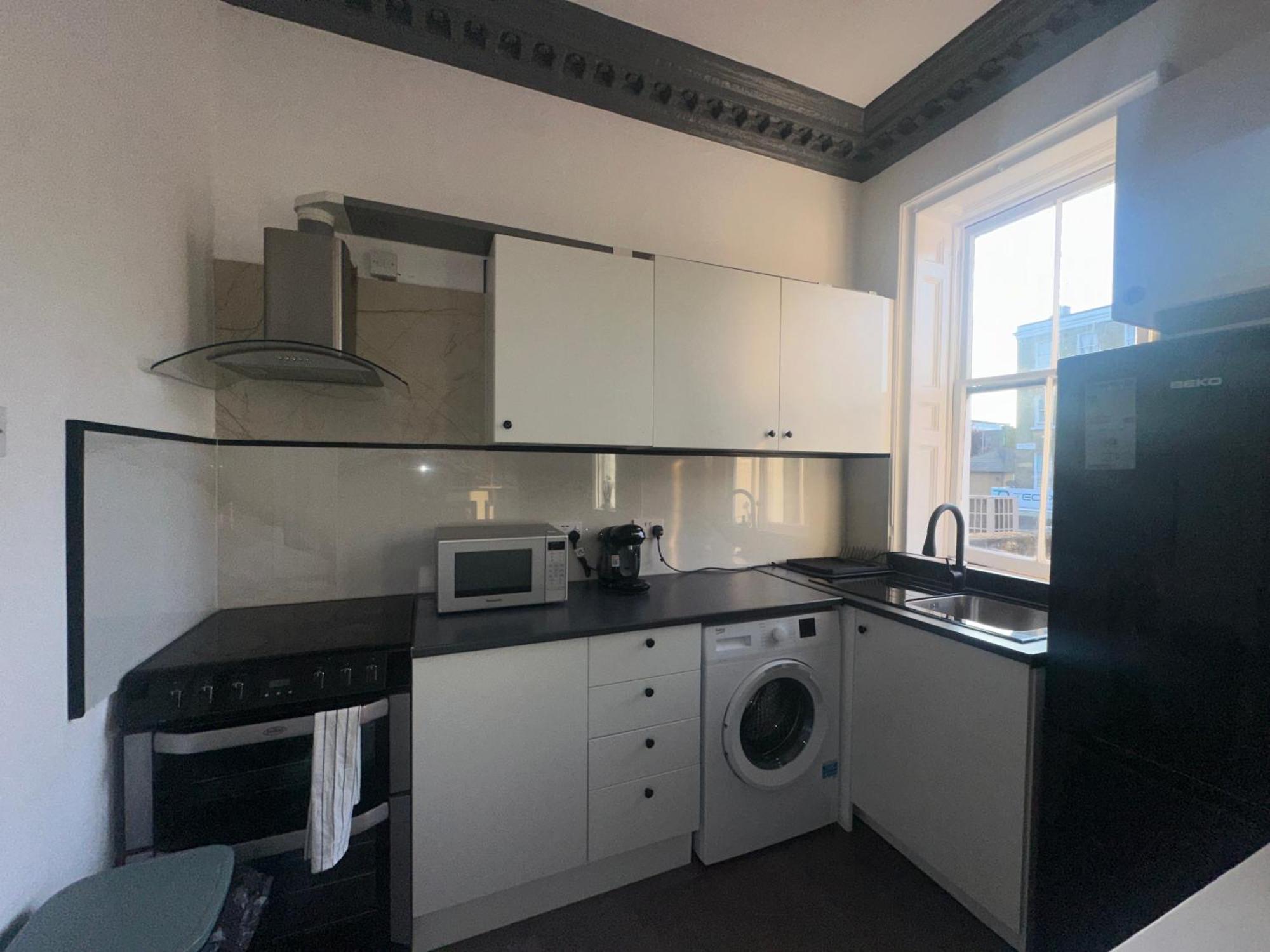 First Floor One Bed In West * London