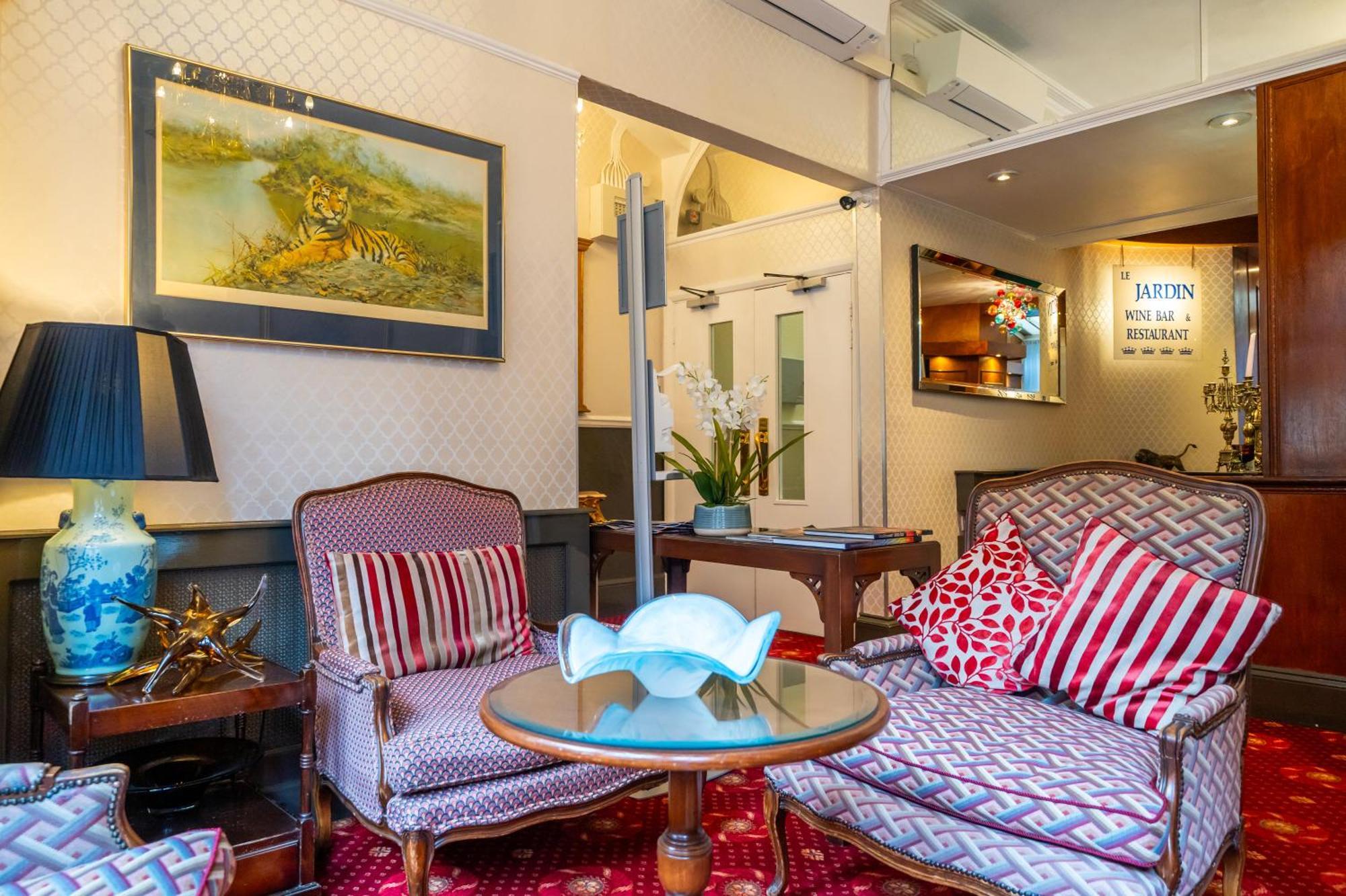 La Place Hotel