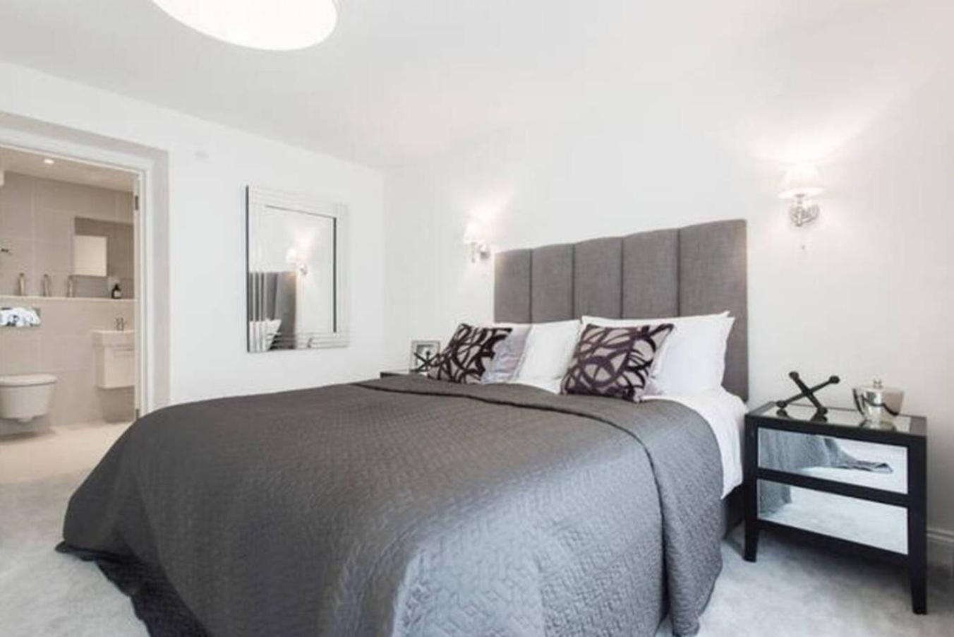 Large Three Bed Duplex Camden Semesterbostad *