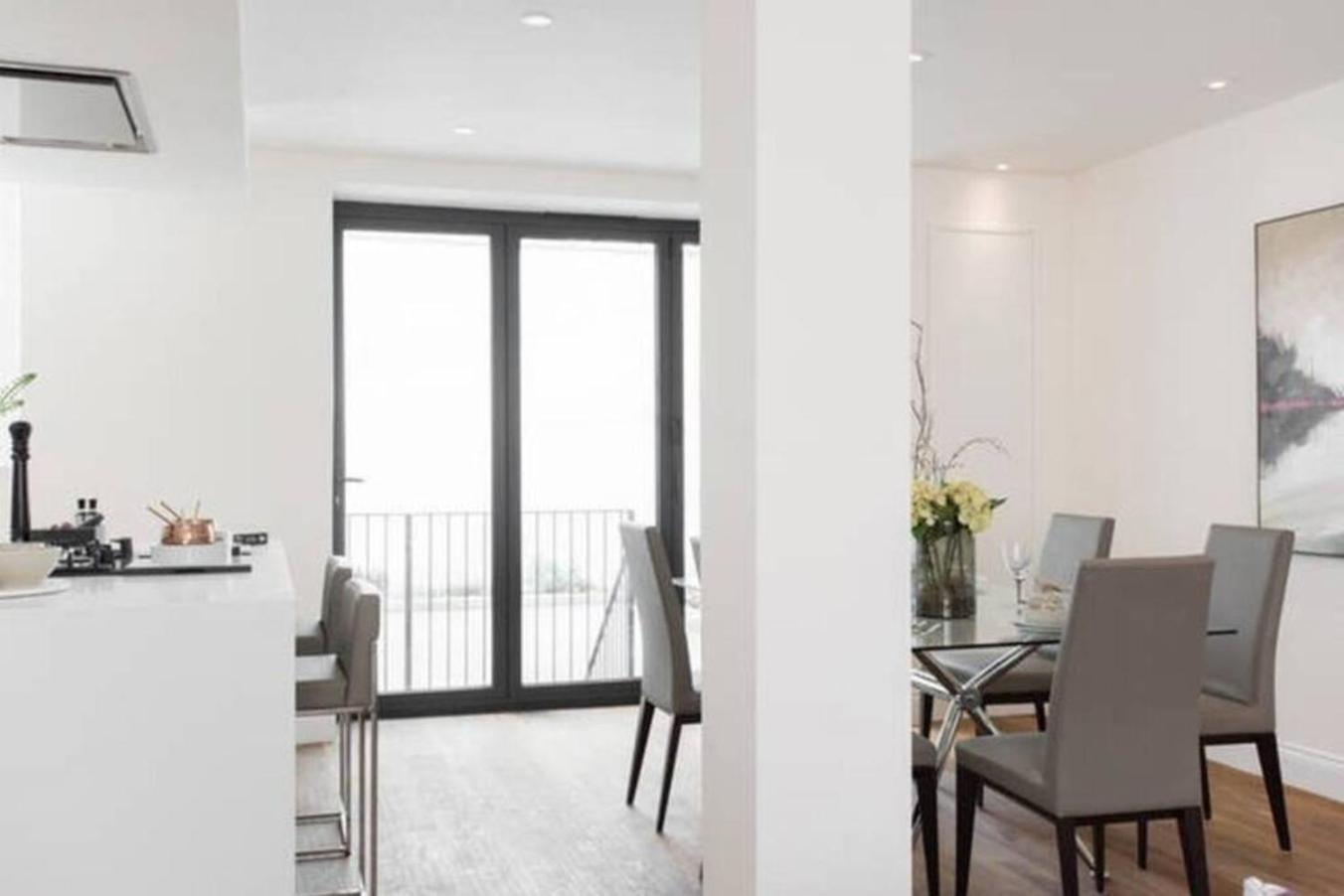 Large Three Bed Duplex Camden Semesterbostad *