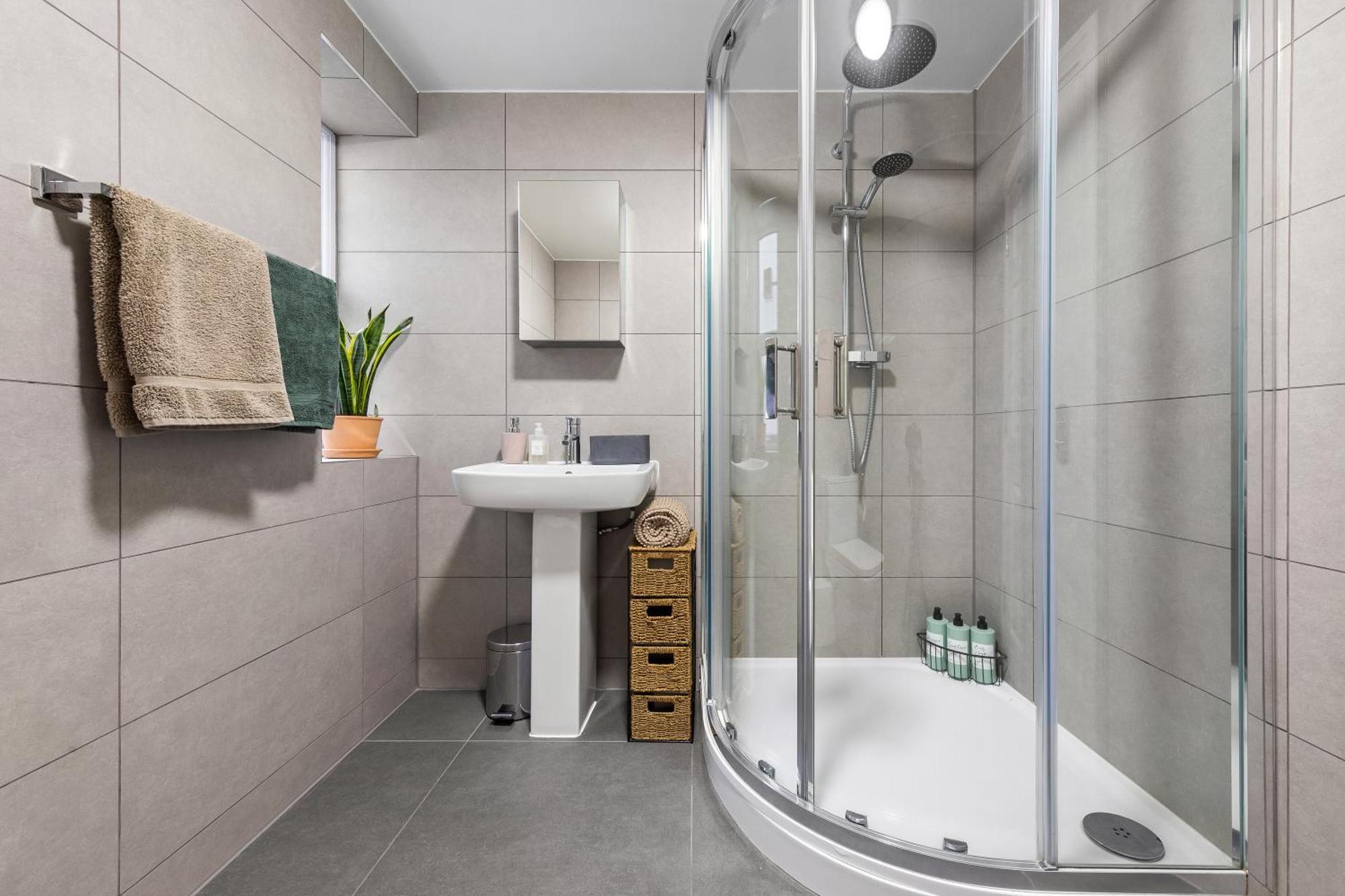 Modern Basement Stoke Newington London, Close To Transport * Londen