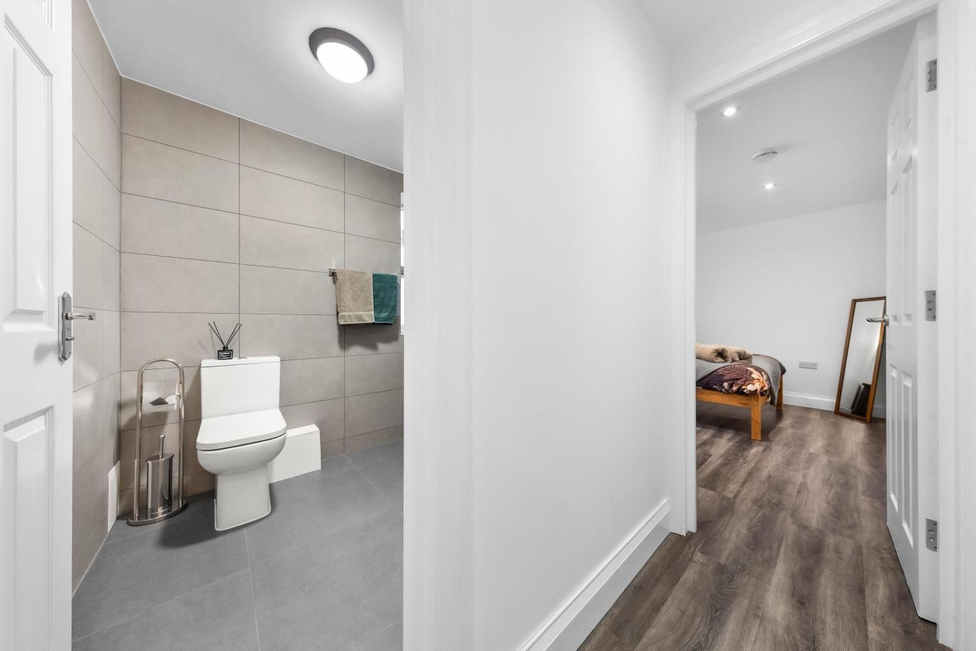 Modern Basement Stoke Newington London, Close To Transport Londen