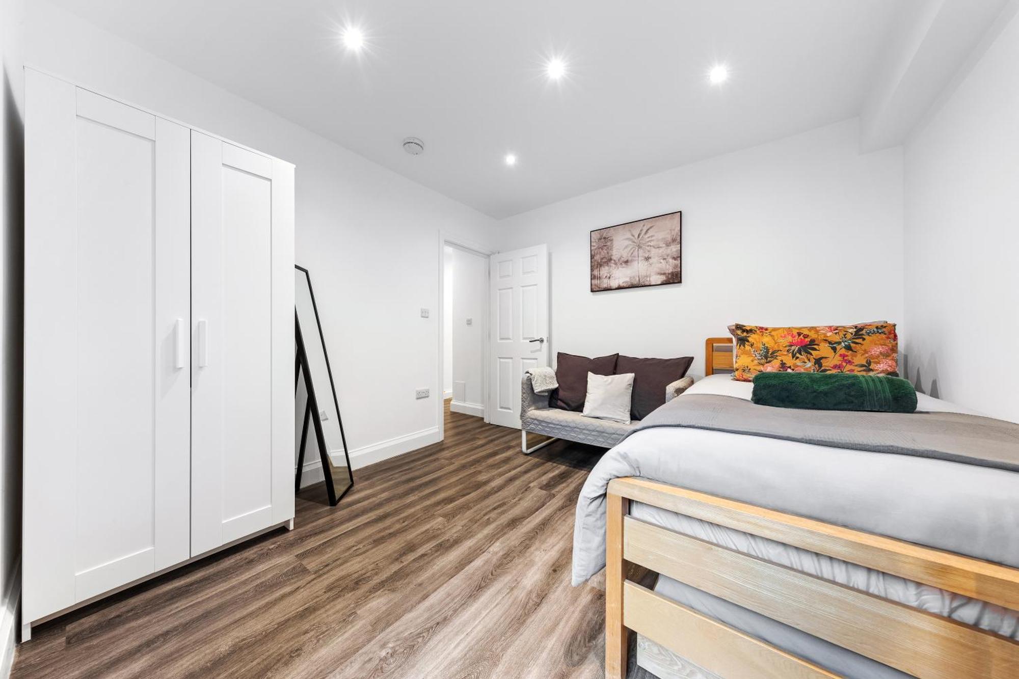Modern Basement Stoke Newington London, Close To Transport Londen