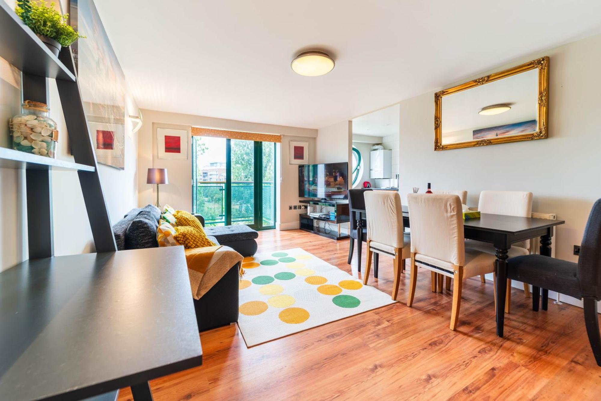 Luxury Docklands 2bed Apt- Close To Excel- Canary Wharf- Airport - 02 Arena- Free Parking- Ps 4 Londra
