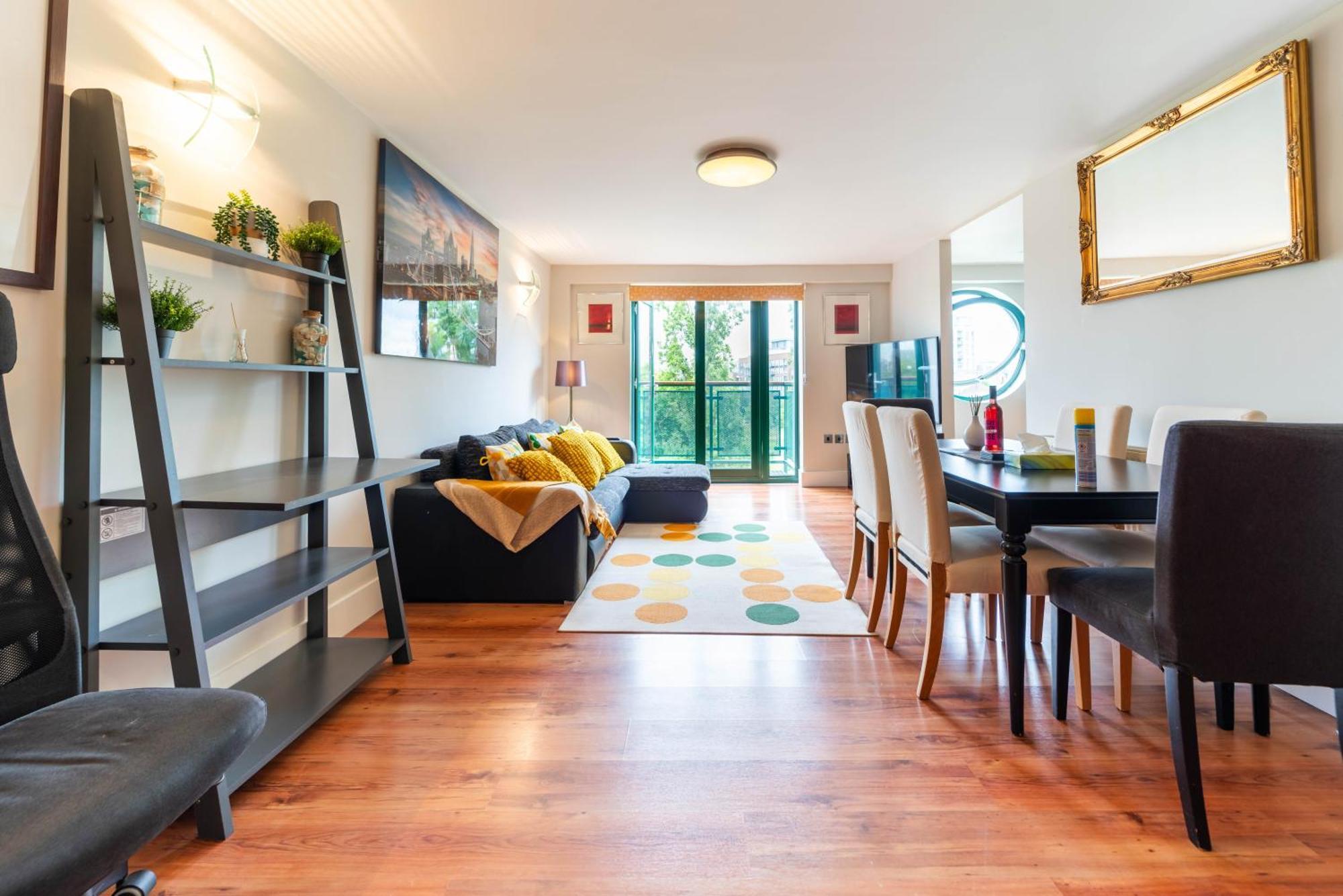 Luxury Docklands 2bed Apt- Close To Excel- Canary Wharf- Airport - 02 Arena- Free Parking- Ps 4 Londra