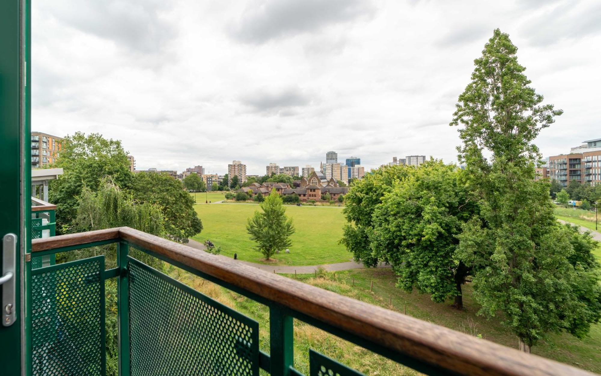 Lejlighed Luxury Docklands 2bed Apt- Close To Excel- Canary Wharf- Airport - 02 Arena- Free Parking- Ps 4