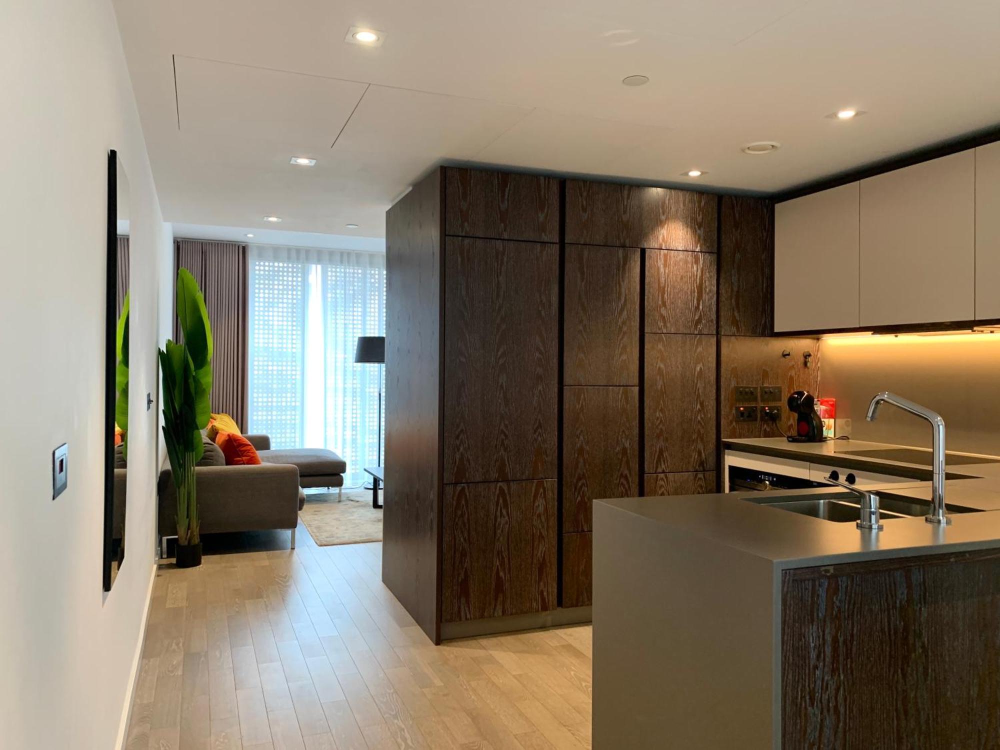 Modern 2 Bed Battersea Power Station Lejlighed London