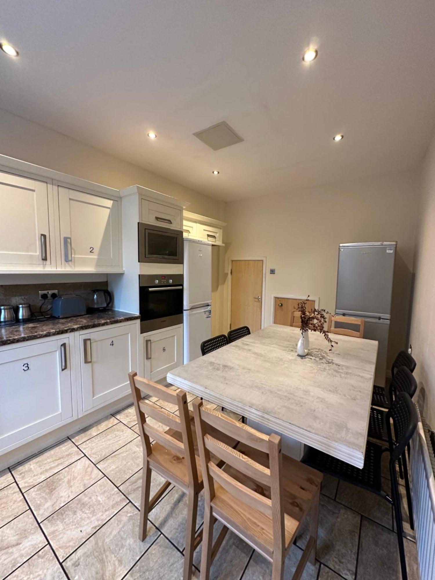 Rum i privatbostad Luxury In Central London!6 Bedroom With 2 Bath & Separate Wc! *