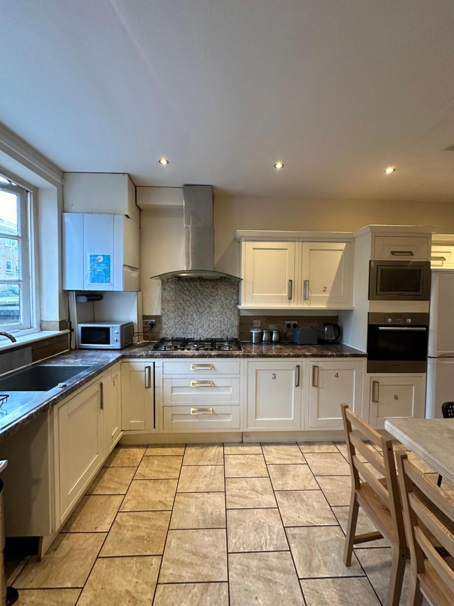 Rum i privatbostad Luxury In Central London!6 Bedroom With 2 Bath & Separate Wc!
