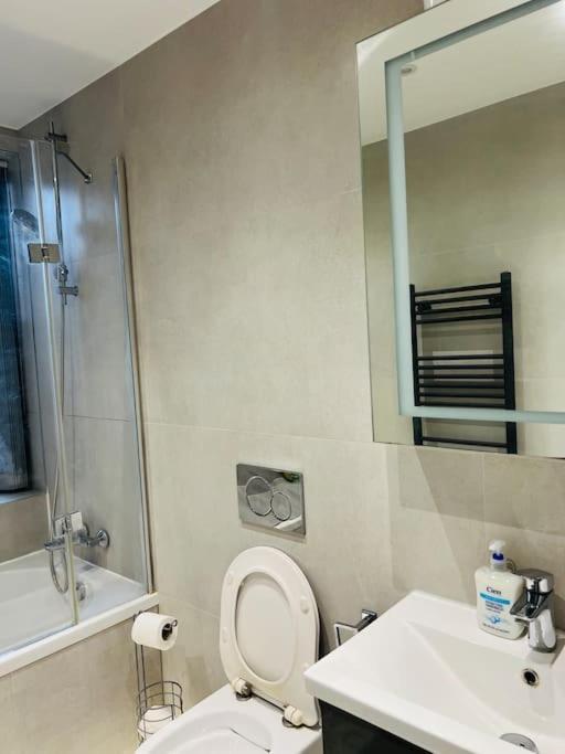 Apartment Stunning Two Bed Flat In