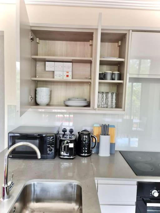 Stunning Two Bed Flat In * London