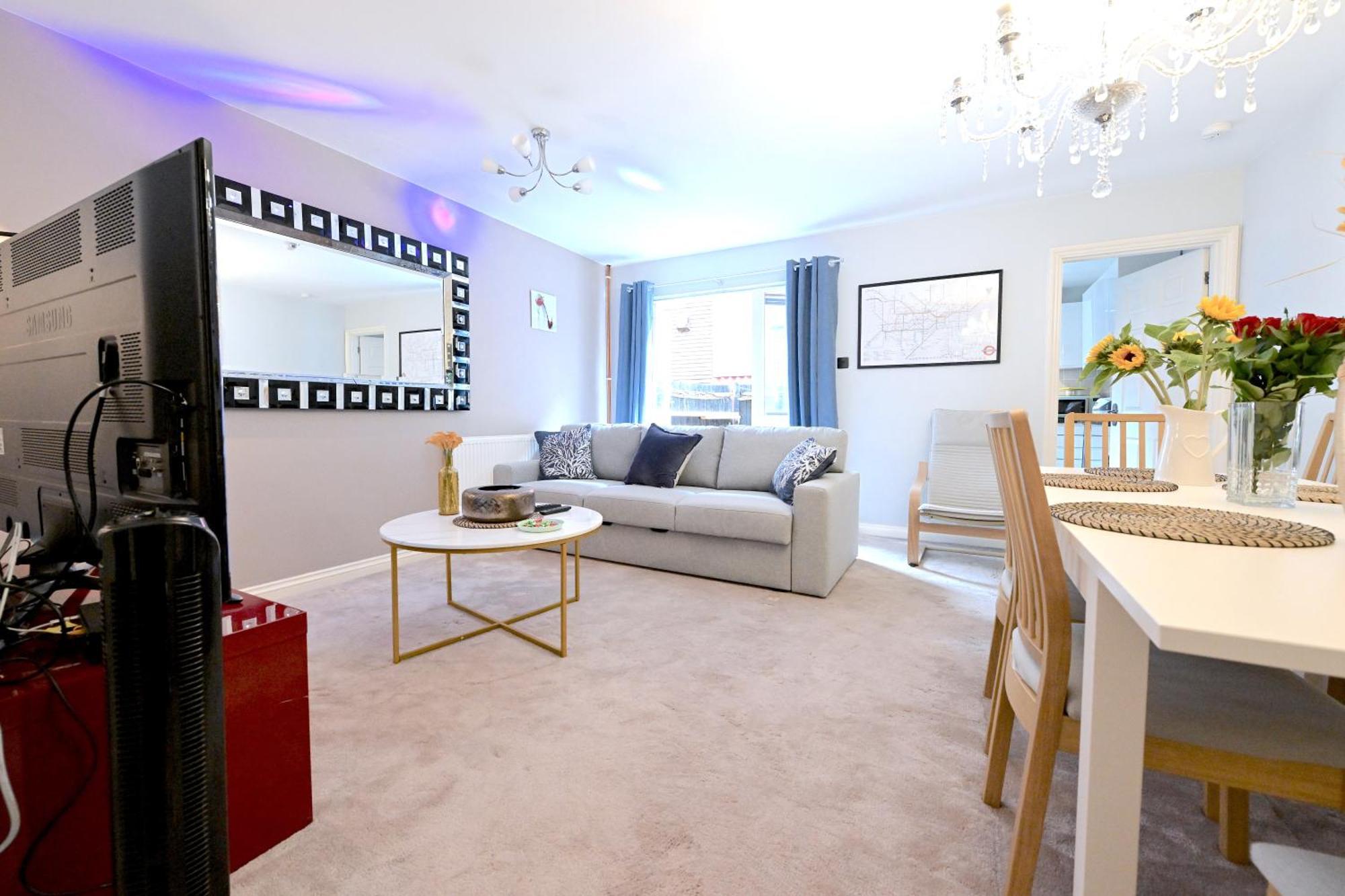 3 Bedroom House In Euston, Patio & Bbq Londen